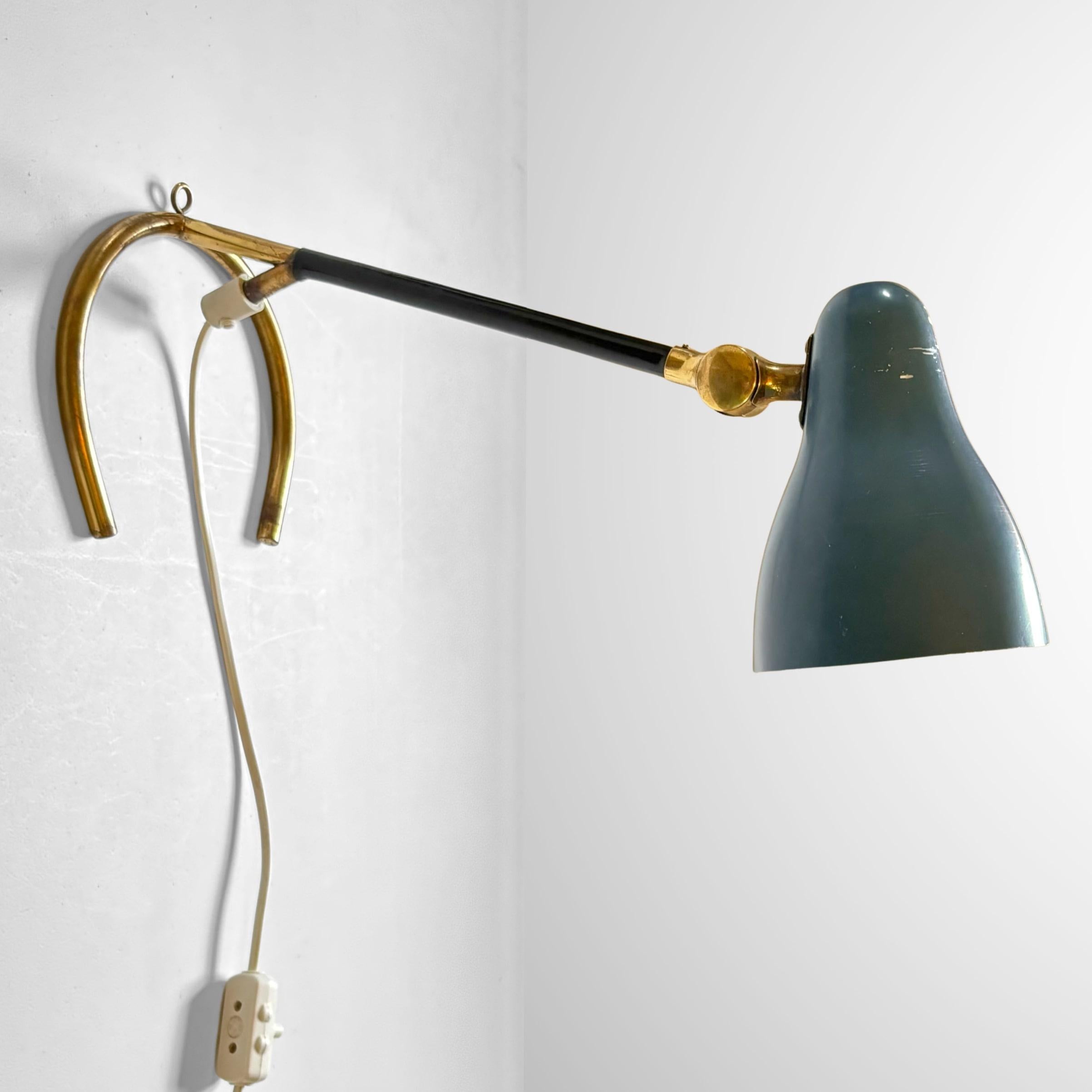 Scandinavian Modern Scandinavian modernist table lamp model FÅ 501, brass and steel, Sweden, 1950s For Sale