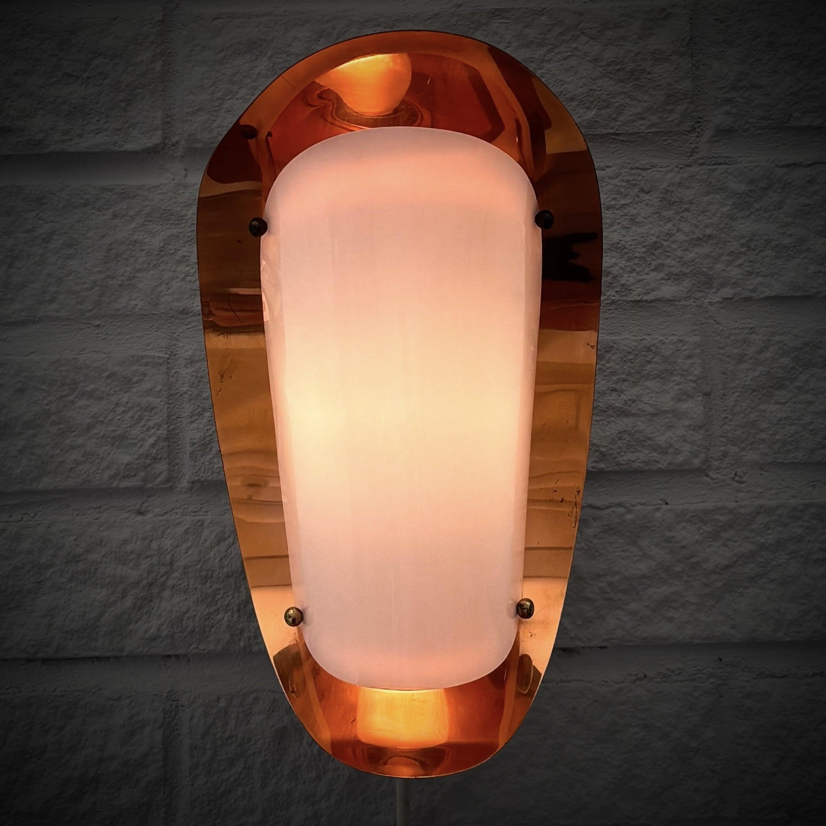 Scandinavian modernist wall lamp by Karlskrona Lampfabrik, Sweden, 1960s In Good Condition For Sale In Forserum, SE
