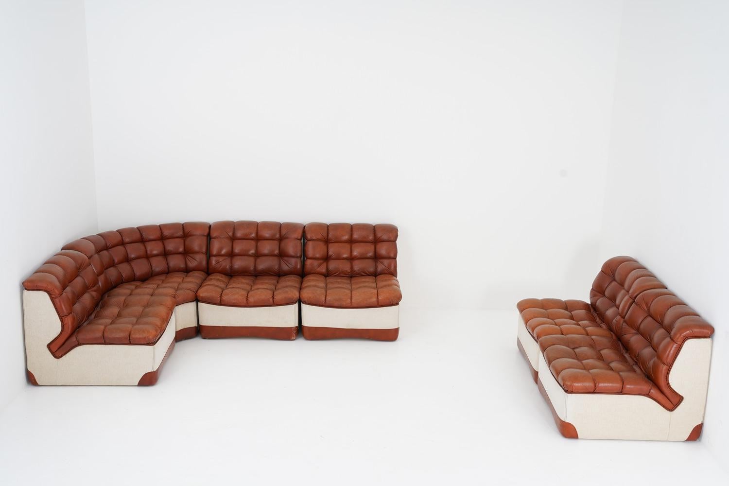 Skandinavisches modulares Sofa aus Leder und Segeltuch von Overman (Moderne der Mitte des Jahrhunderts) im Angebot