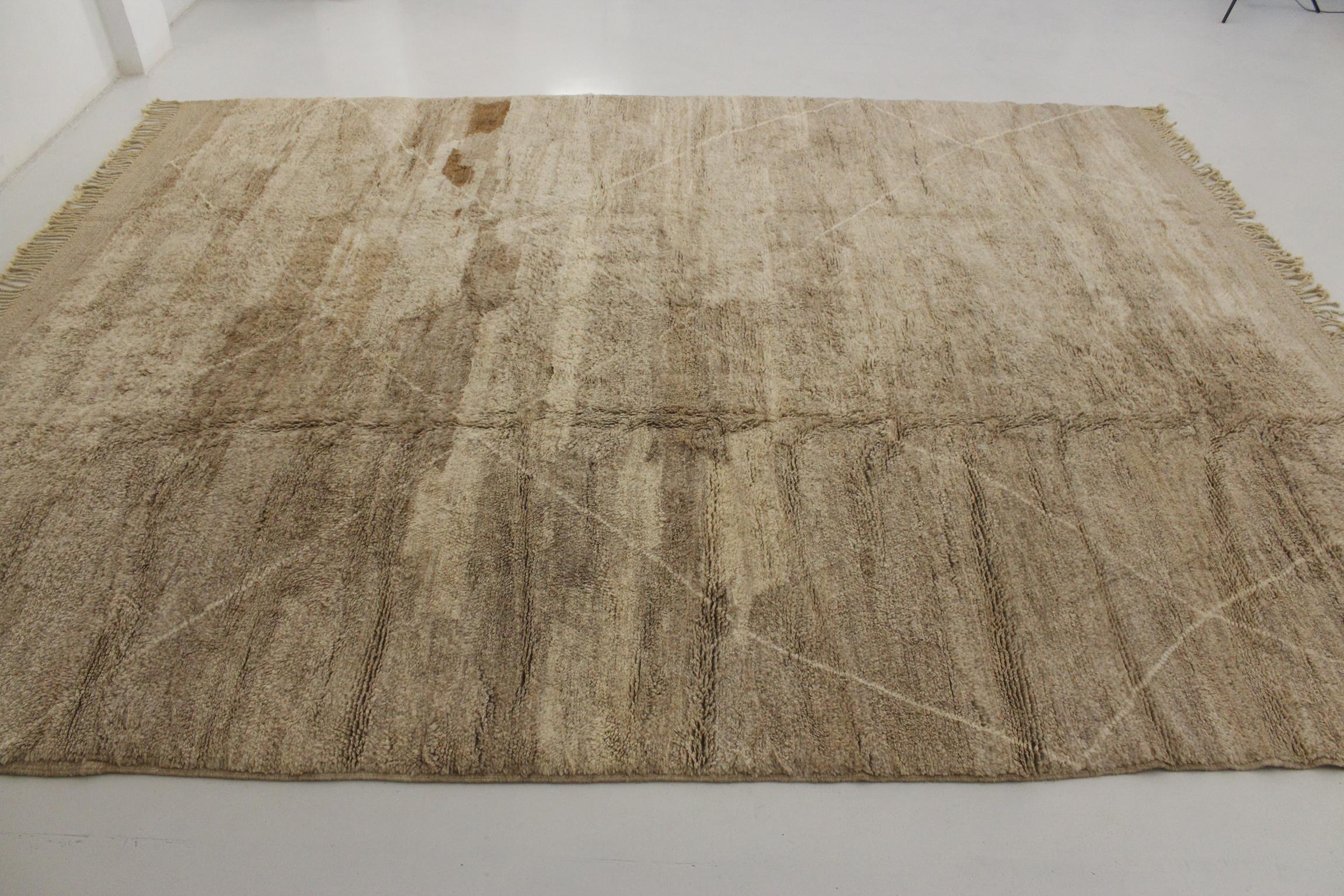 Skandinavischer Mrirt-Teppich aus marokkanischer Wolle - Beige/Braun - 10.3x13feet / 315x398cm (Marokkanisch) im Angebot