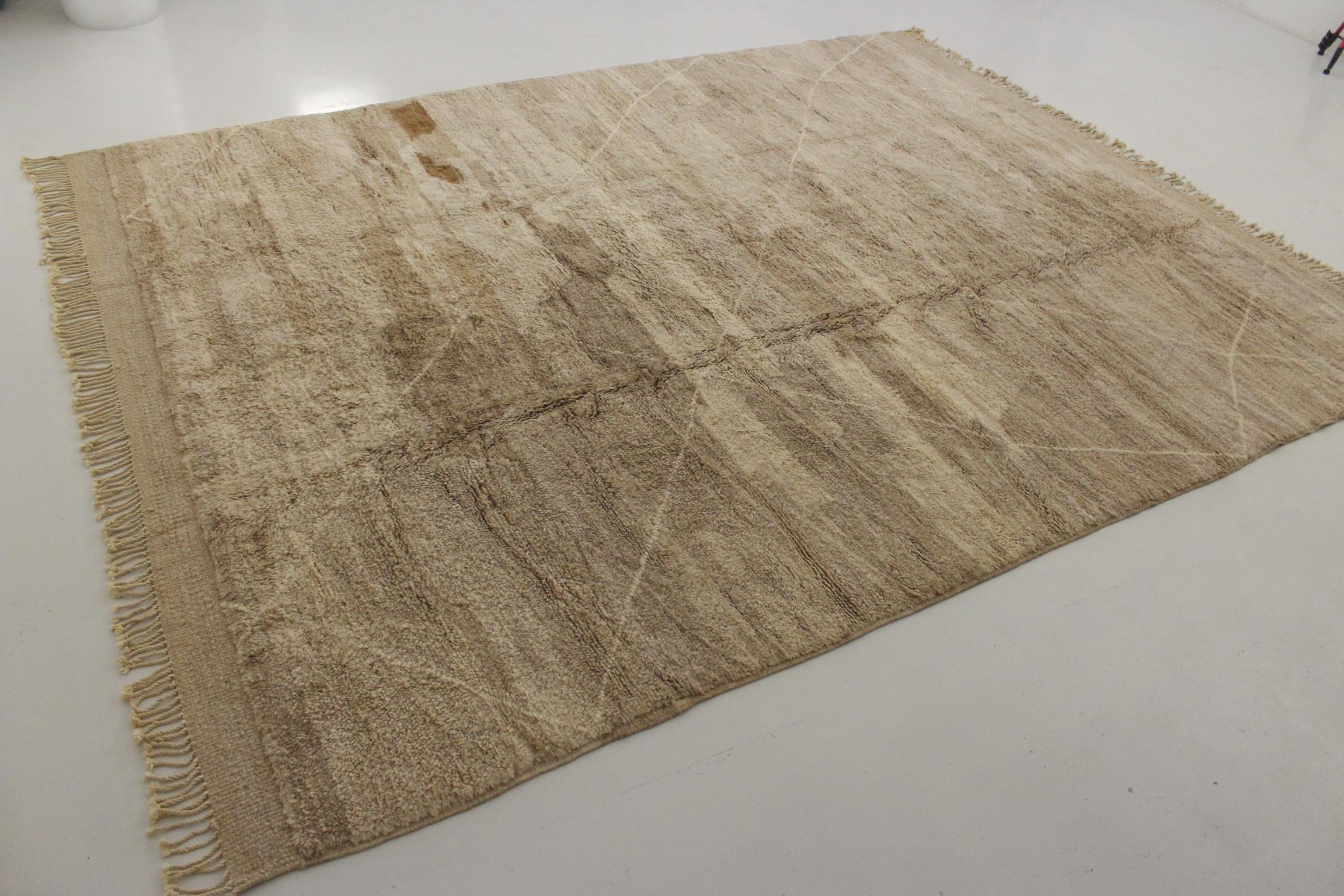Skandinavischer Mrirt-Teppich aus marokkanischer Wolle - Beige/Braun - 10.3x13feet / 315x398cm (Handgeknüpft) im Angebot