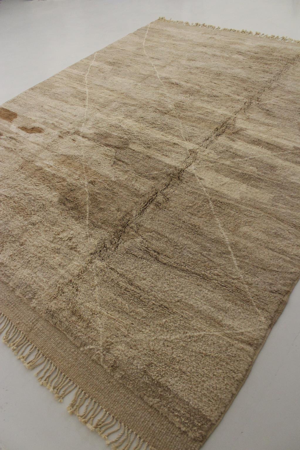 Contemporary Scandinavian Moroccan wool Mrirt rug - Beige/brown - 10.3x13feet / 315x398cm For Sale