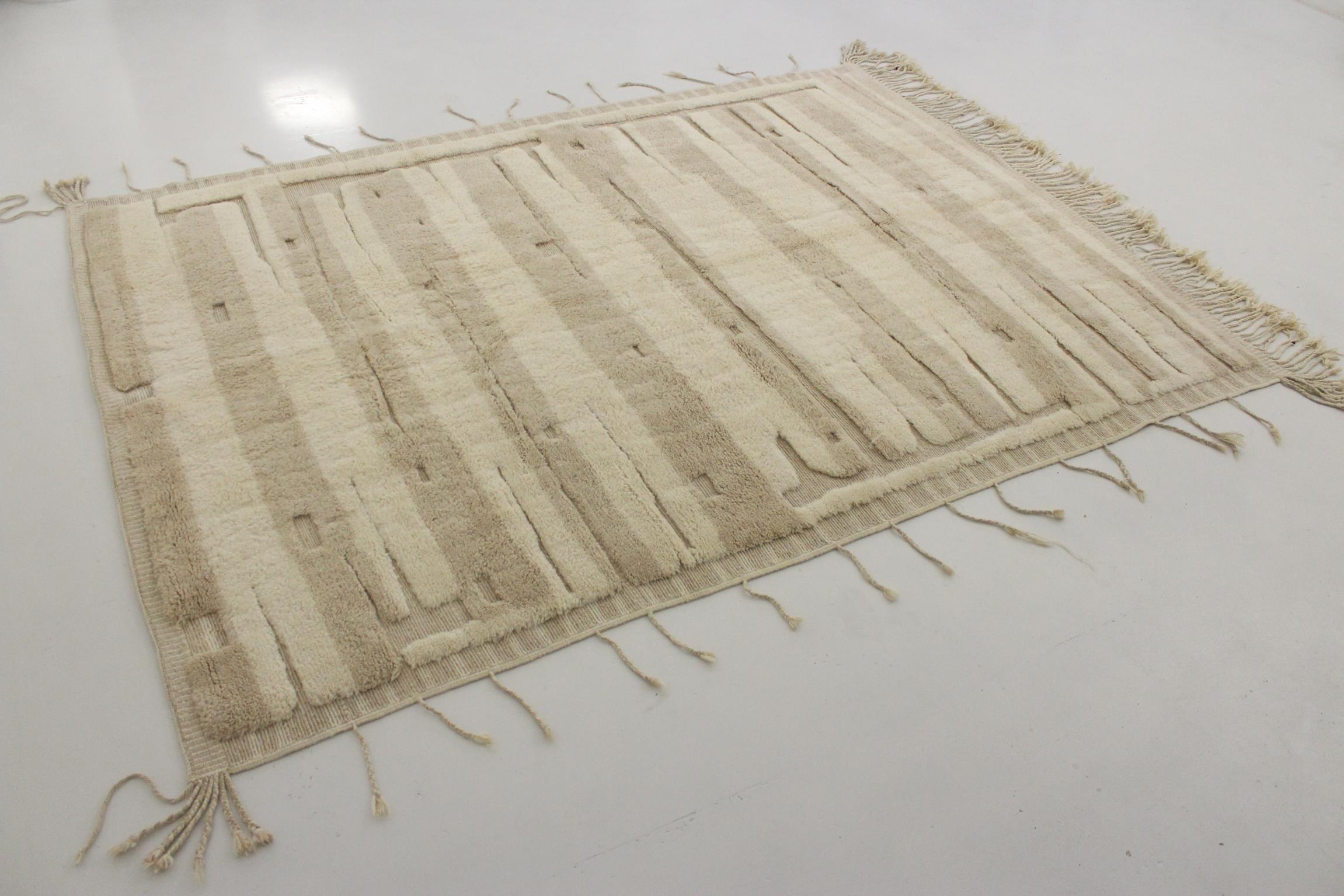 Skandinavischer marokkanischer Mrirt-Teppich aus Wolle - Creme/beige - 7.6x10,5feet / 232x322cm (Marokkanisch) im Angebot