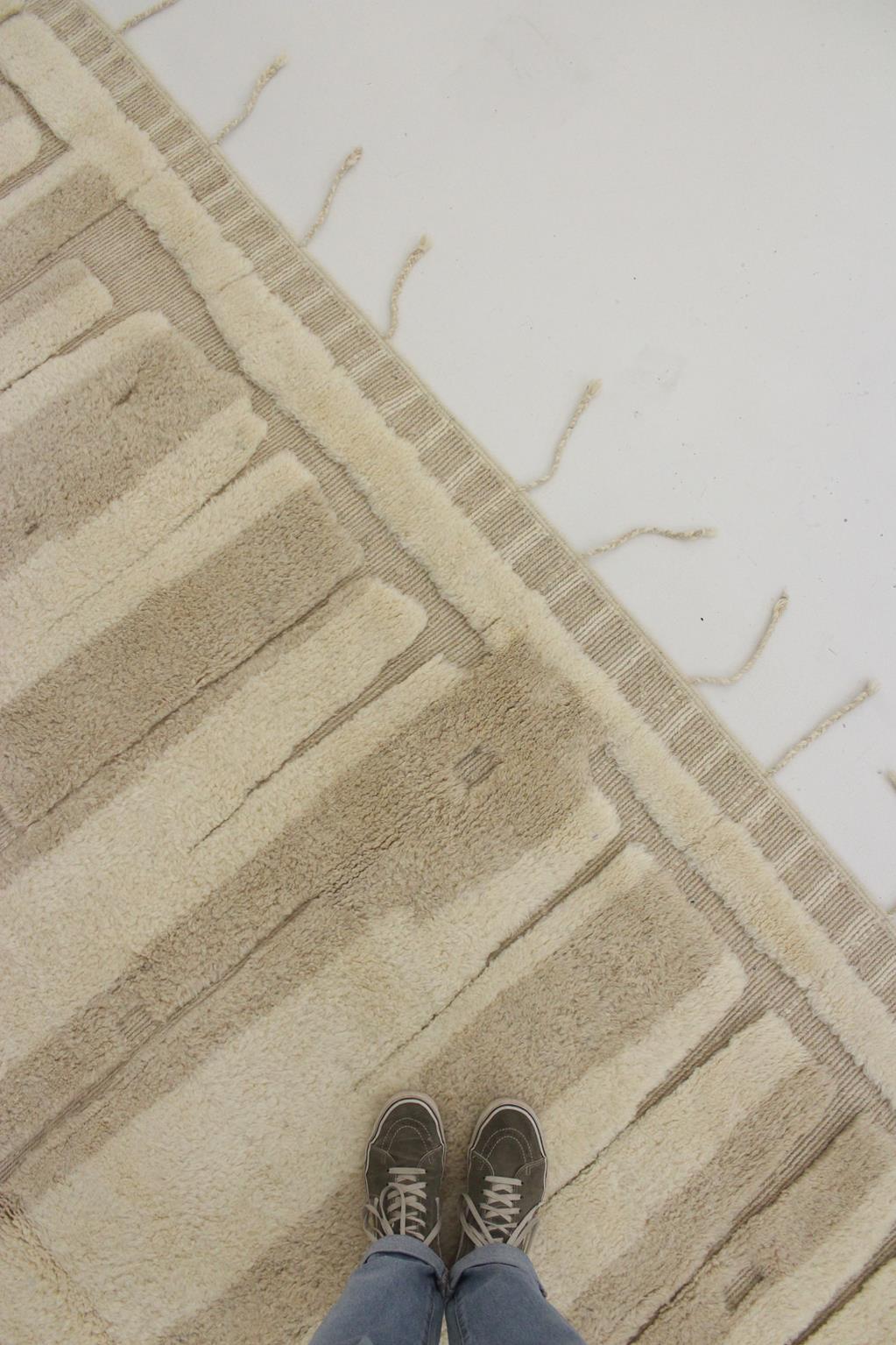 Skandinavischer marokkanischer Mrirt-Teppich aus Wolle - Creme/beige - 7.6x10,5feet / 232x322cm (21. Jahrhundert und zeitgenössisch) im Angebot