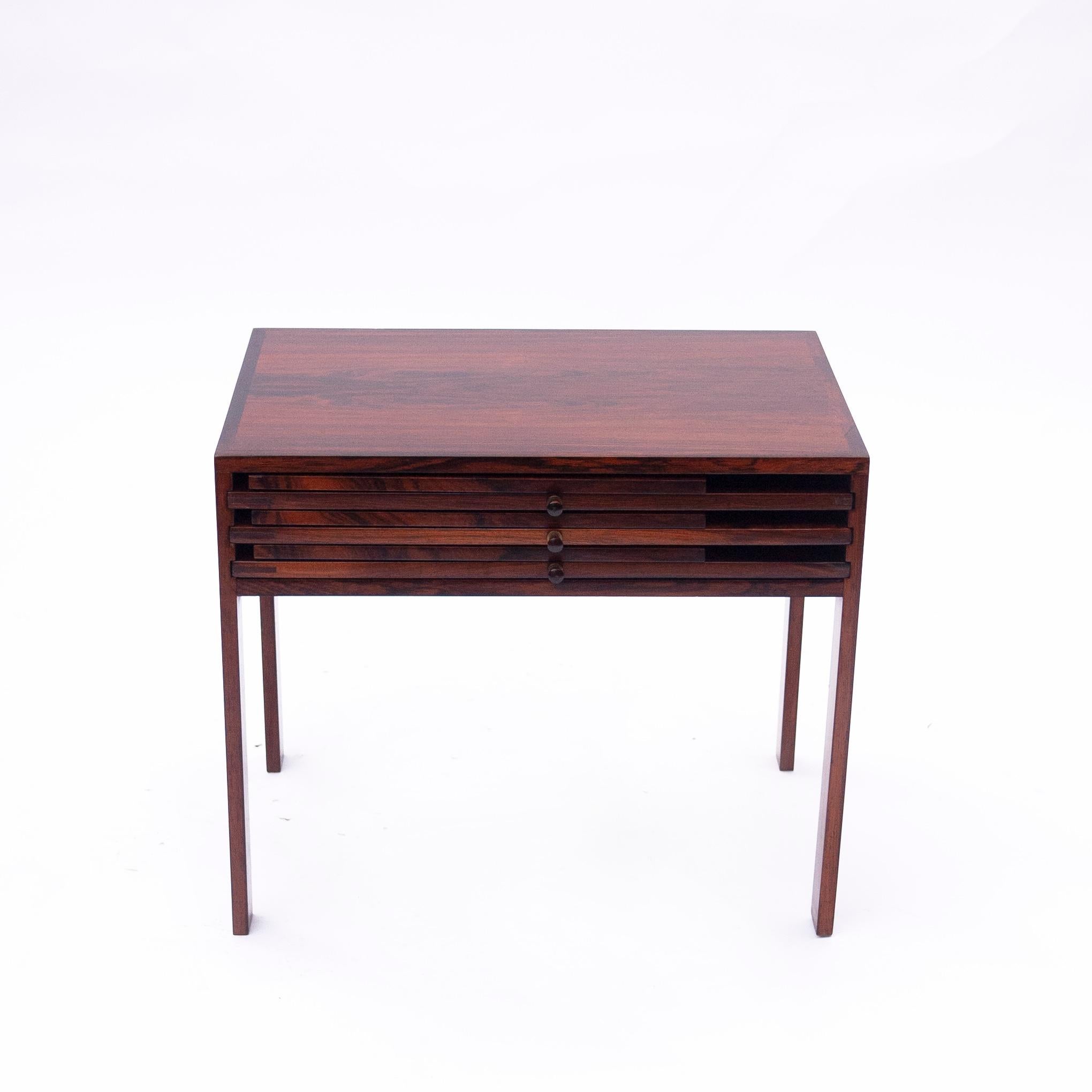 Scandinavian Nesting Tables and Side Table in Rosewood by Illum Wikkelsø, 1960s For Sale 4