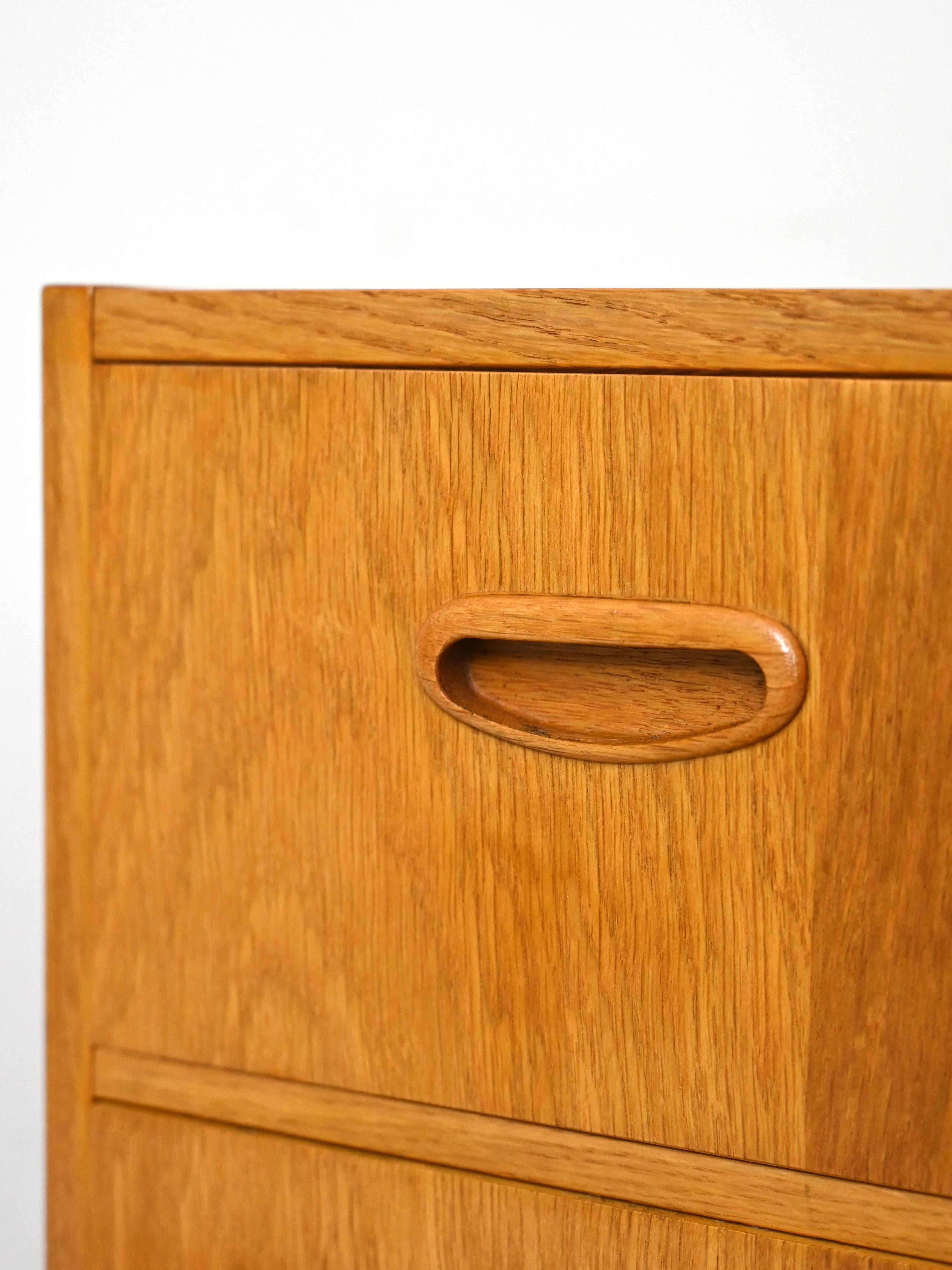 Oak Scandinavian oak chest of drawers