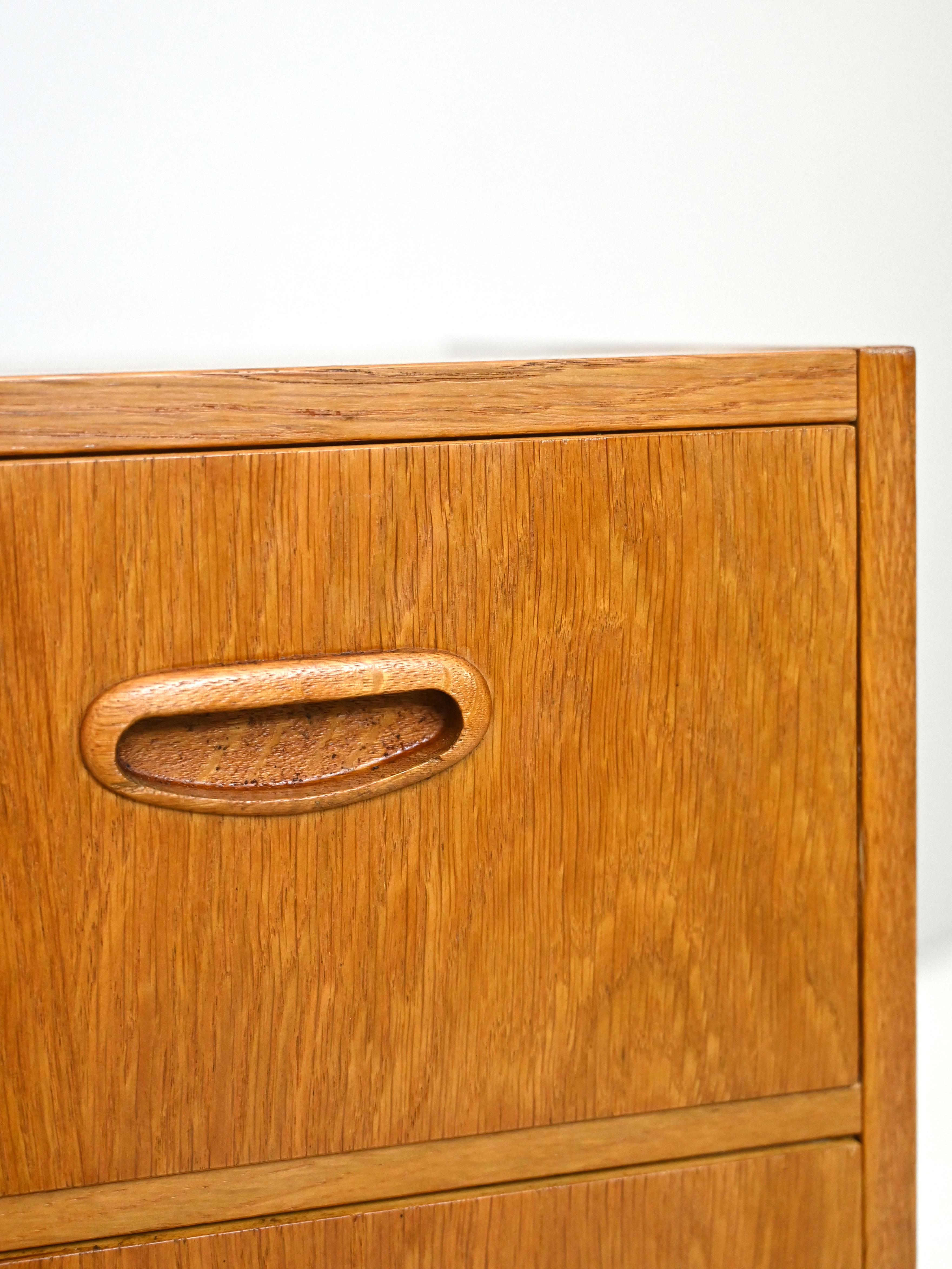 Scandinavian oak chest of drawers 1
