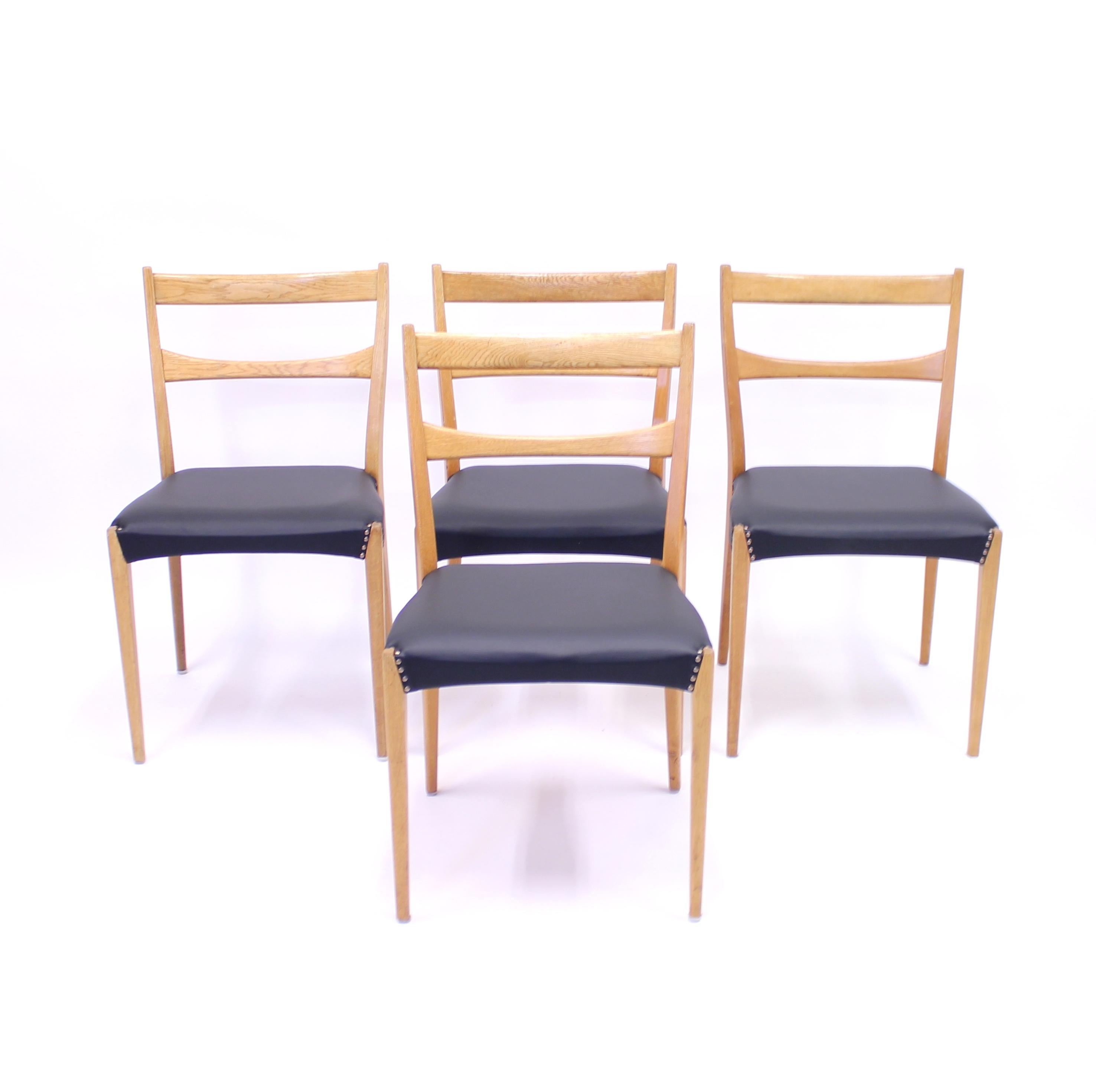 Scandinavian Oak Dining Chairs with Black Leather Seats, 1950s In Good Condition In Uppsala, SE