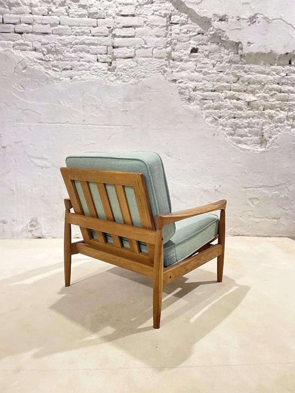 Scandinavian Oak Lounge 