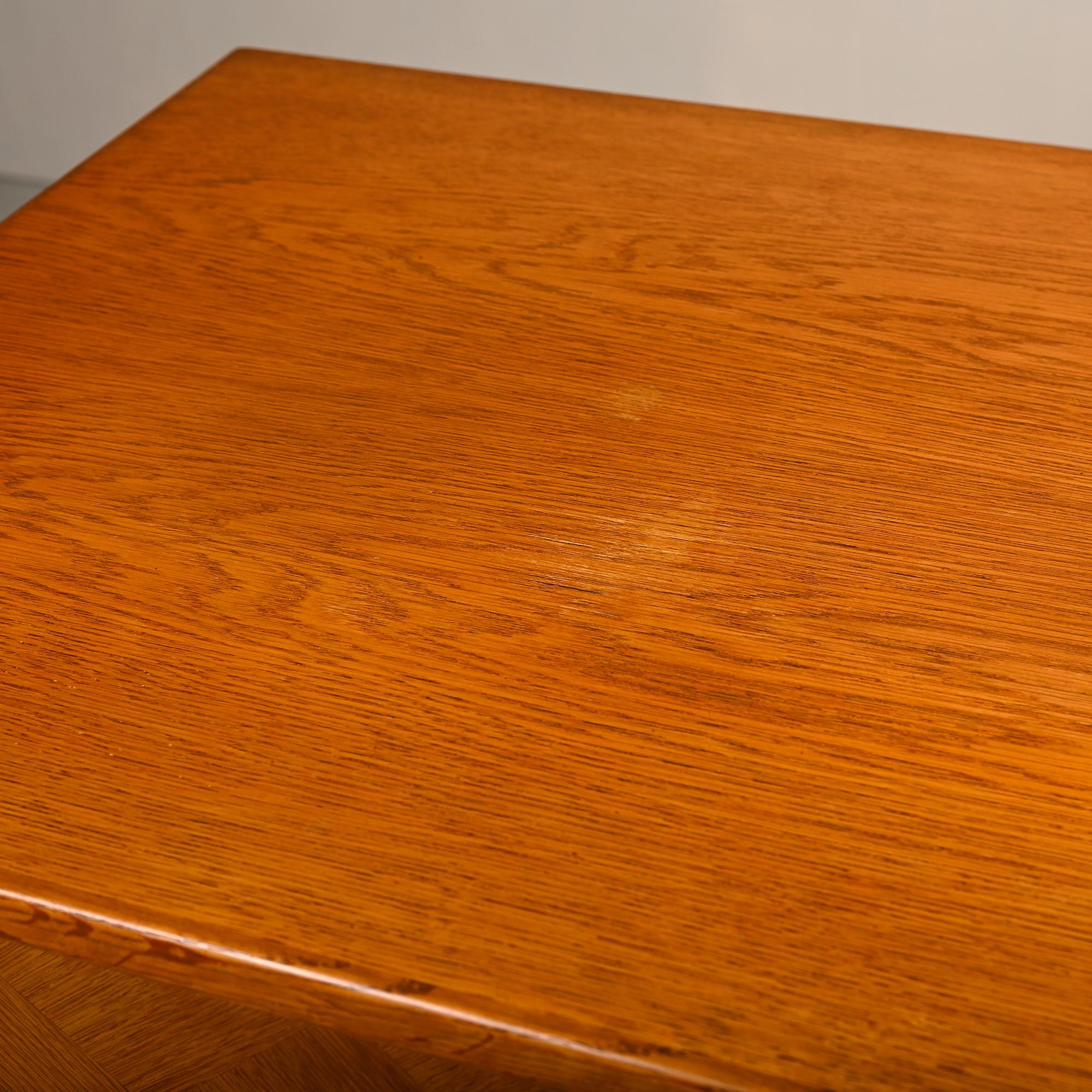 Credenza scandinava in Oak con pannello intagliato raffigurante Mercurio, Svezia, anni '60 in vendita 9