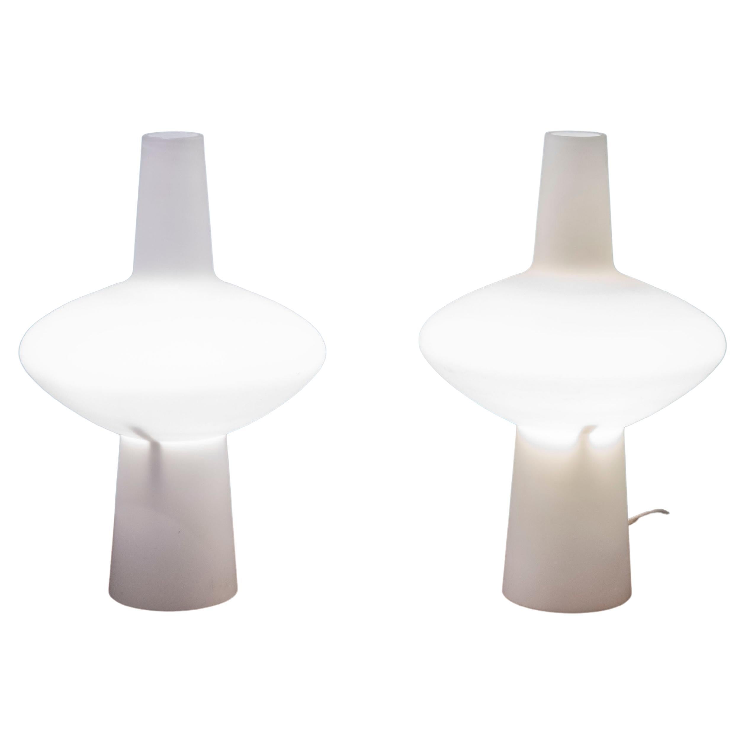 Lampes de table scandinaves en verre opaque en vente