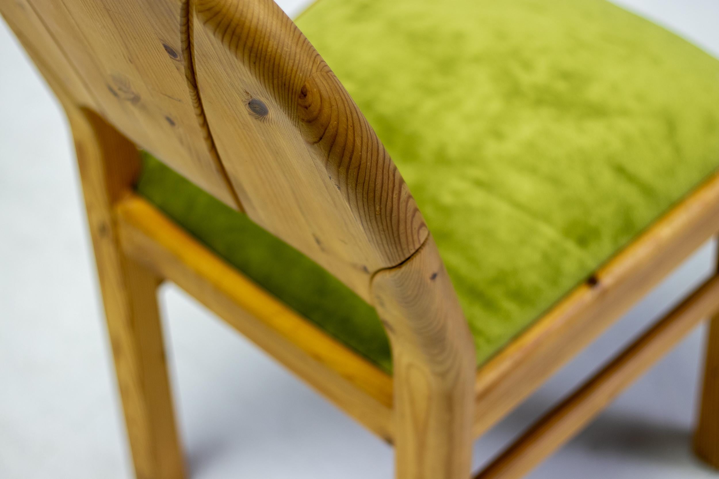 Tissu The Moderninavian Oregon Pine Mid-Modern Ensemble de salle à manger - 4 chaises d'appoint et 2 fauteuils en vente