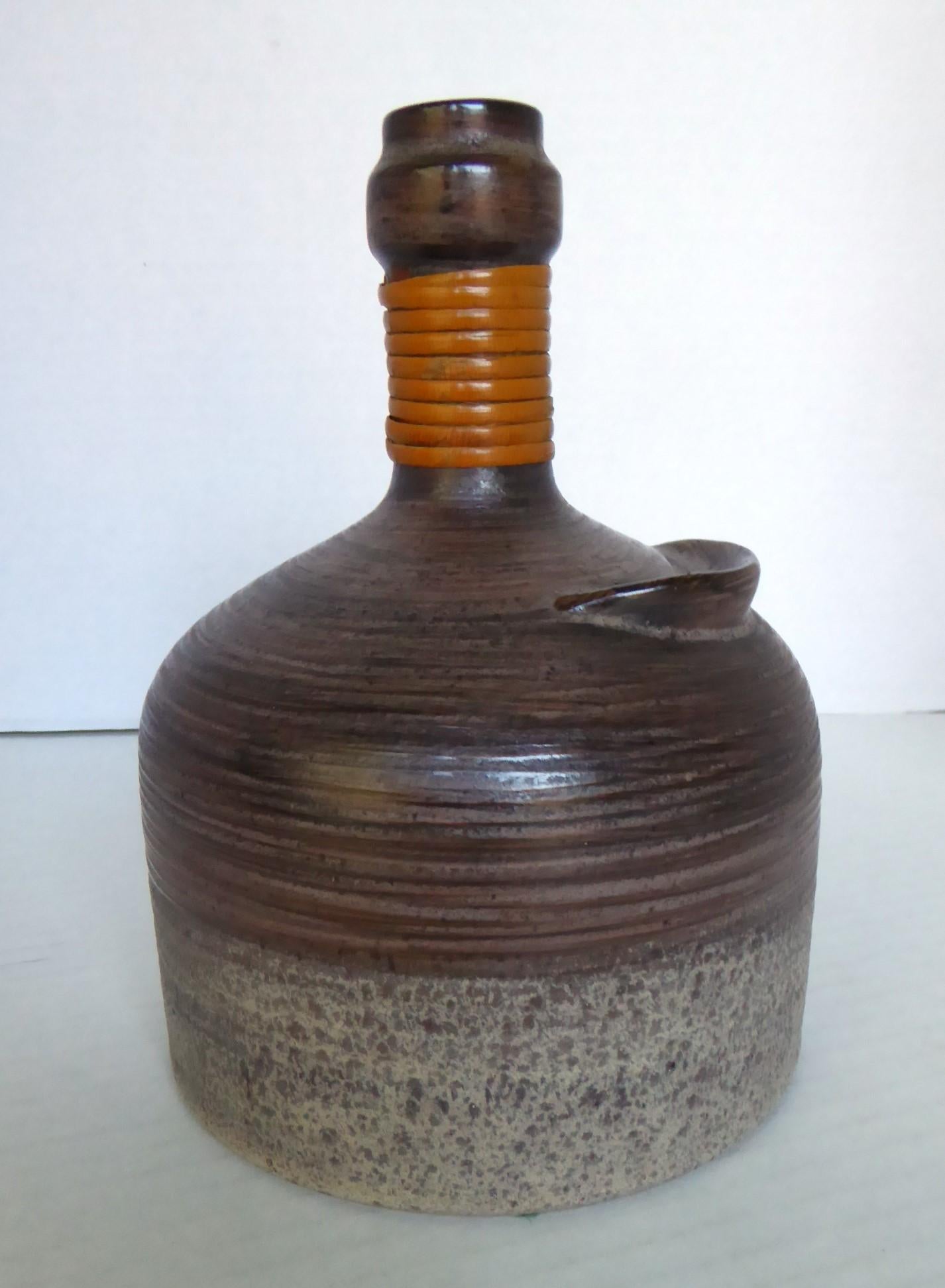 Mid-Century Modern Vase en poterie moderne organique scandinave Thomas Hellström Nittsjo Suède années 1970 en vente