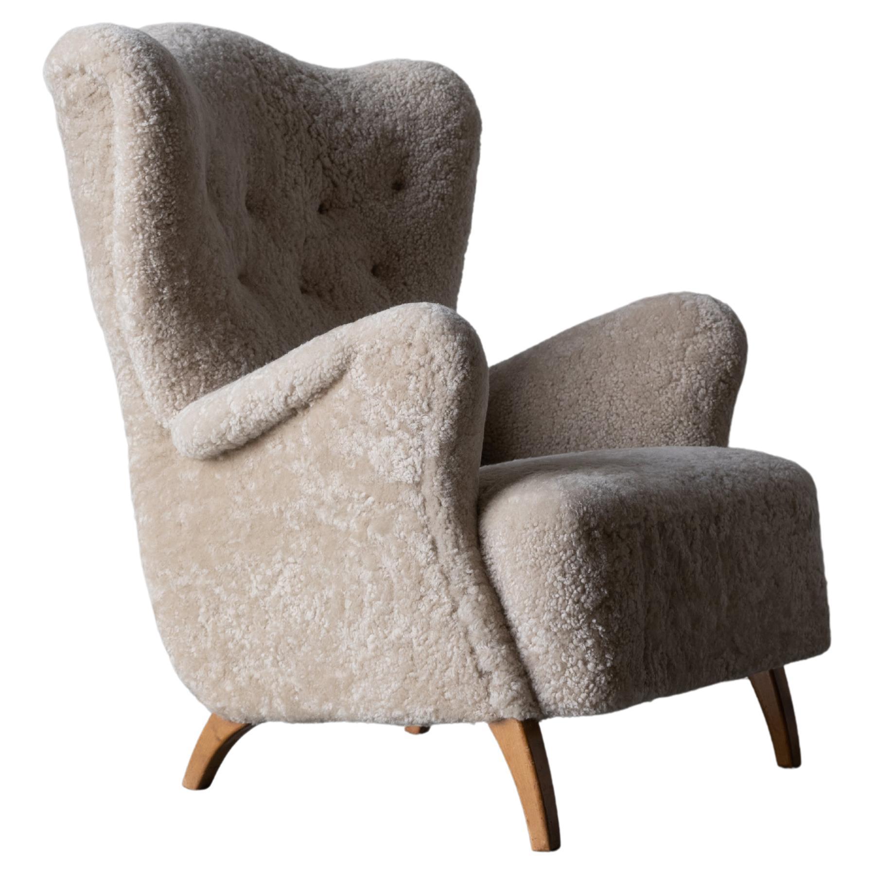 Scandinavian Organic Modernist Lounge Chair, Beige Sheepskin, Oak, 1940s