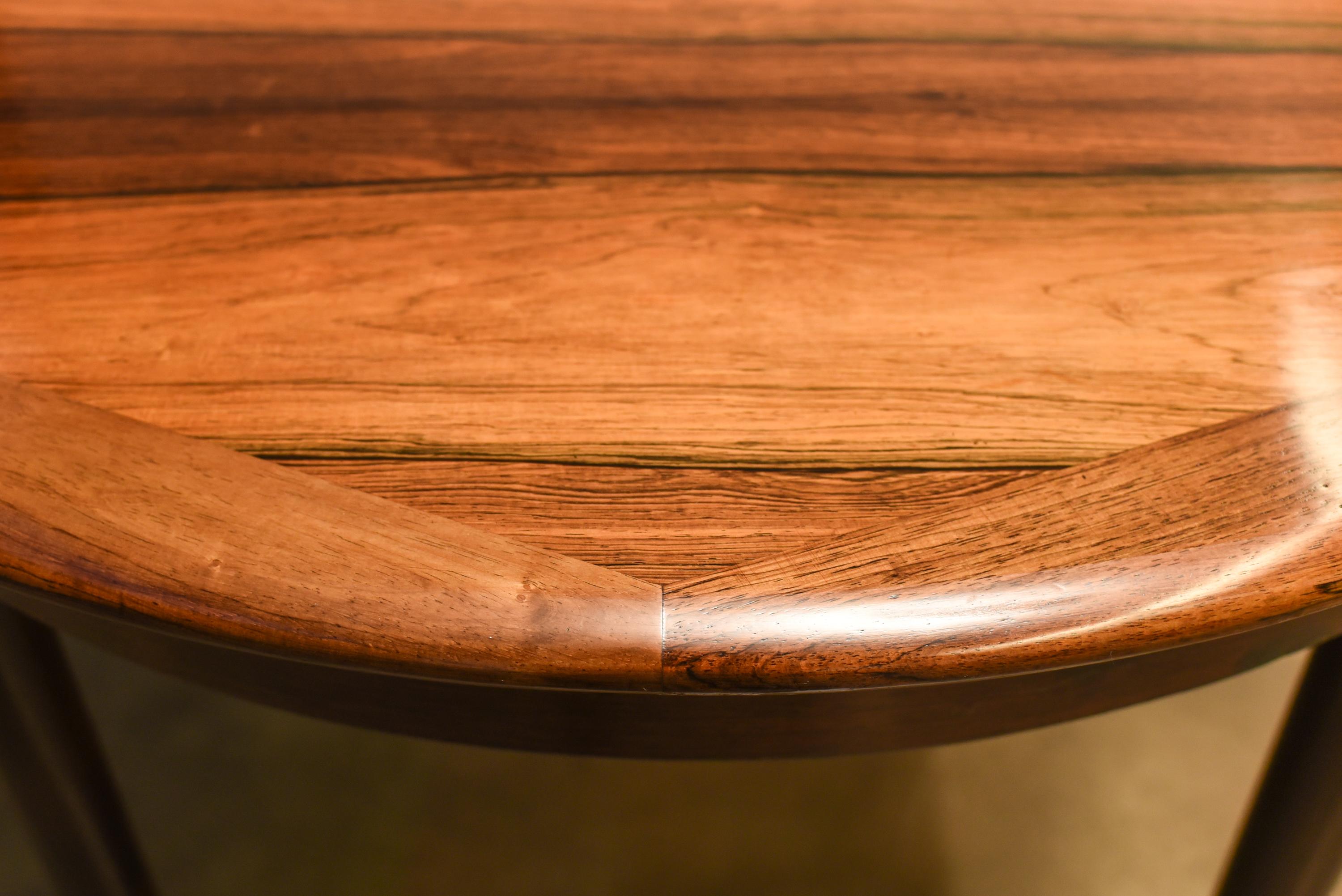 Mid Century Scandinavian Rosewood Oval Table, 1965 In Good Condition In Porto, PT