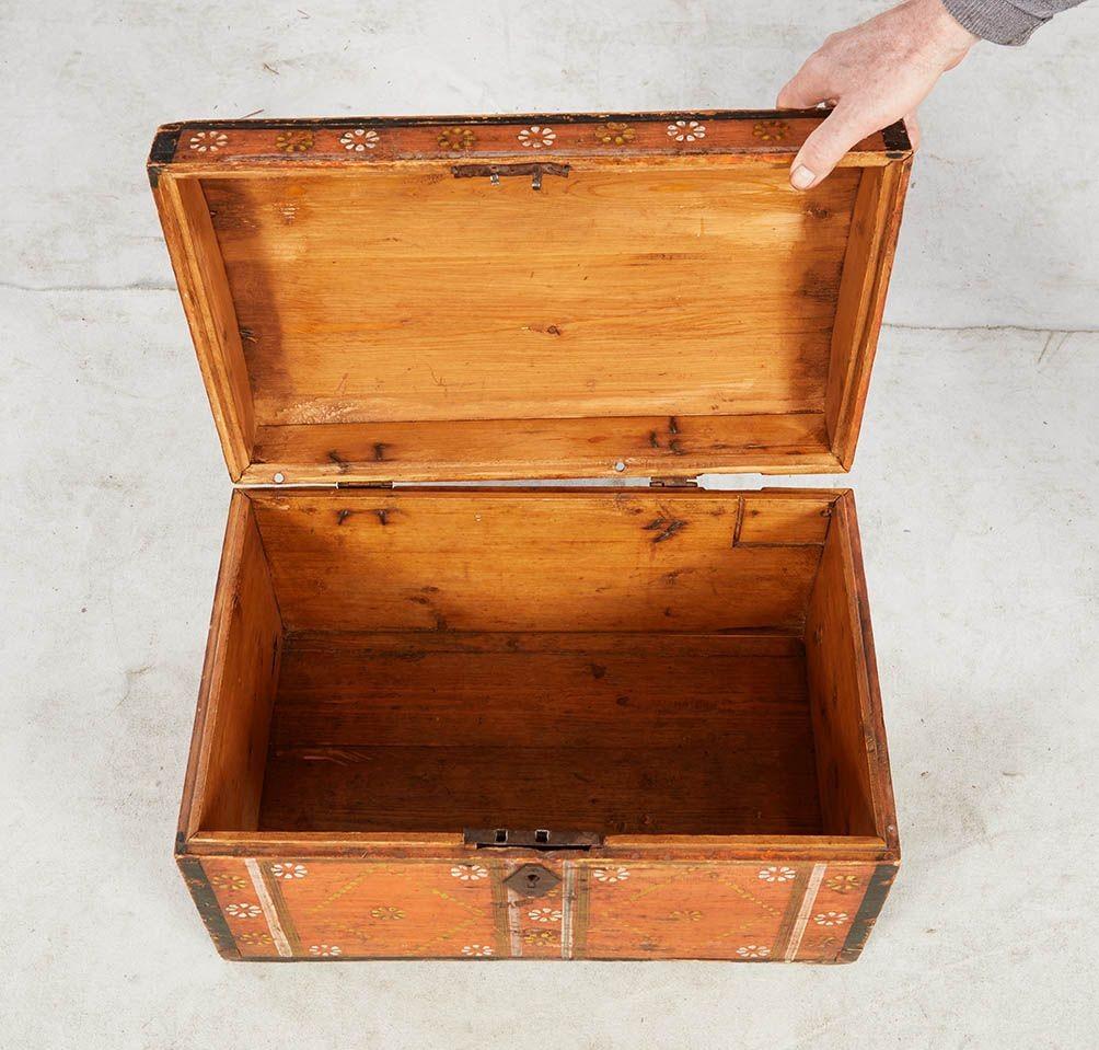 Caja decorada con pintura escandinava en venta 5