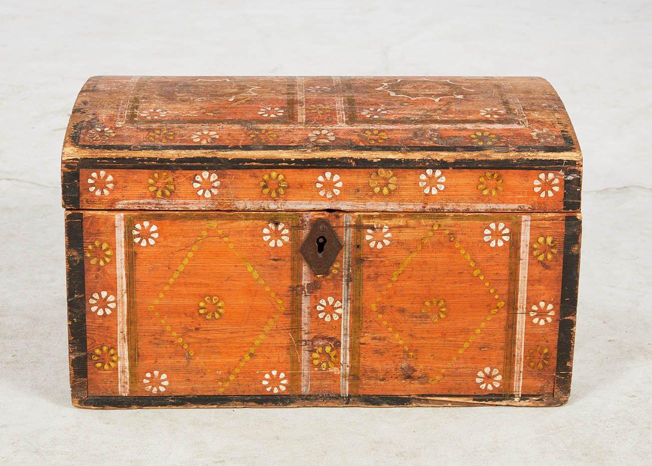Caja decorada con pintura escandinava Pintado a mano en venta