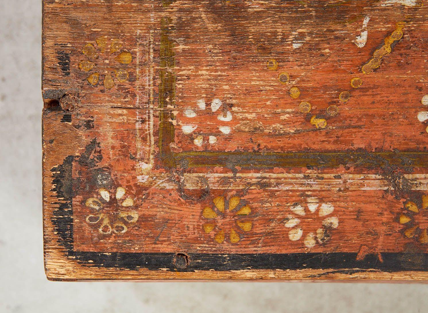 Caja decorada con pintura escandinava en venta 1