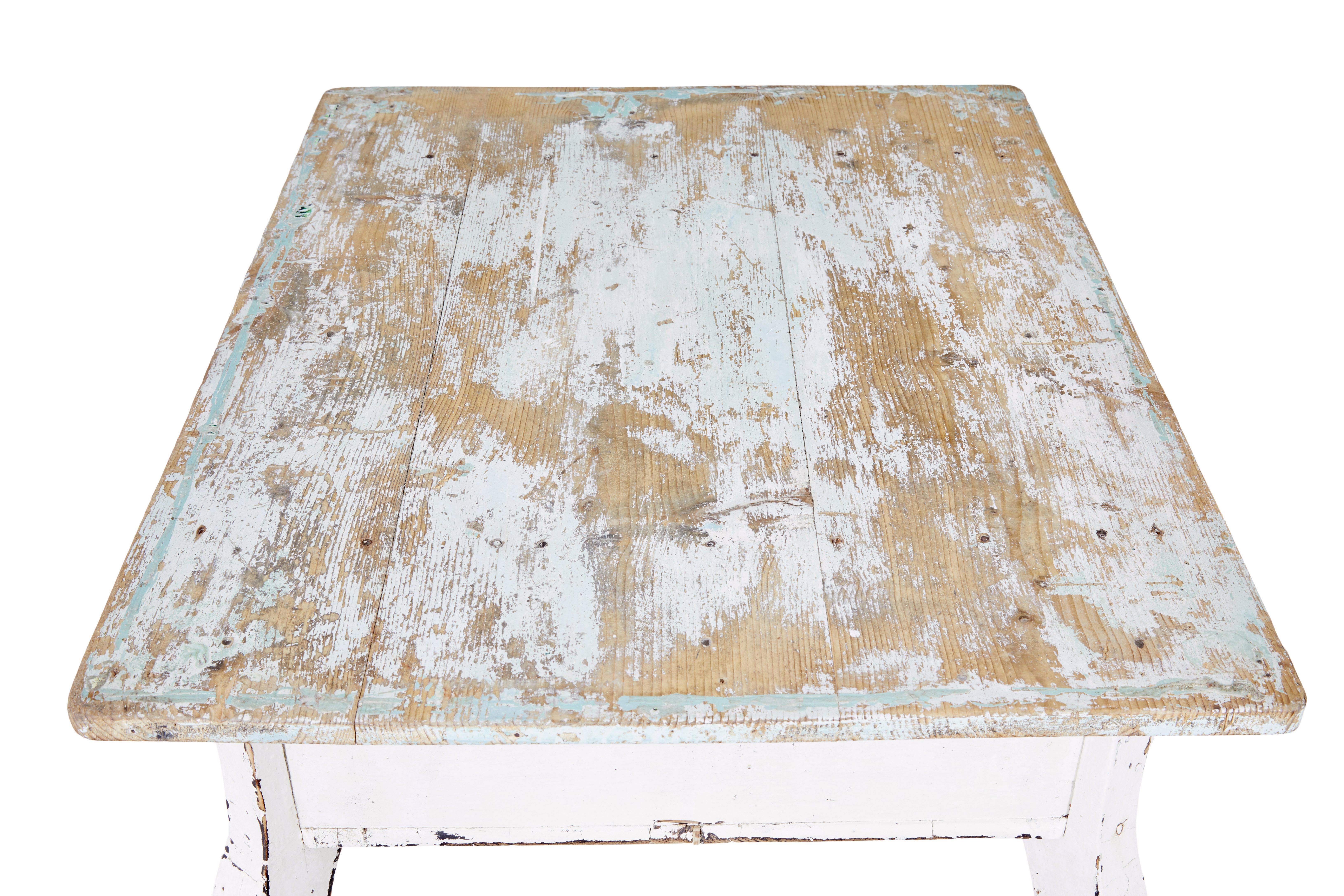 Scandinavian painted pine occasional table In Good Condition For Sale In Debenham, Suffolk