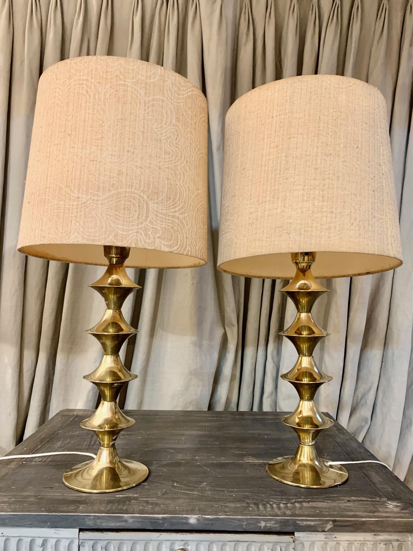 Scandinavian Pair Modern Vintage Brass Table Lamps For Sale 7