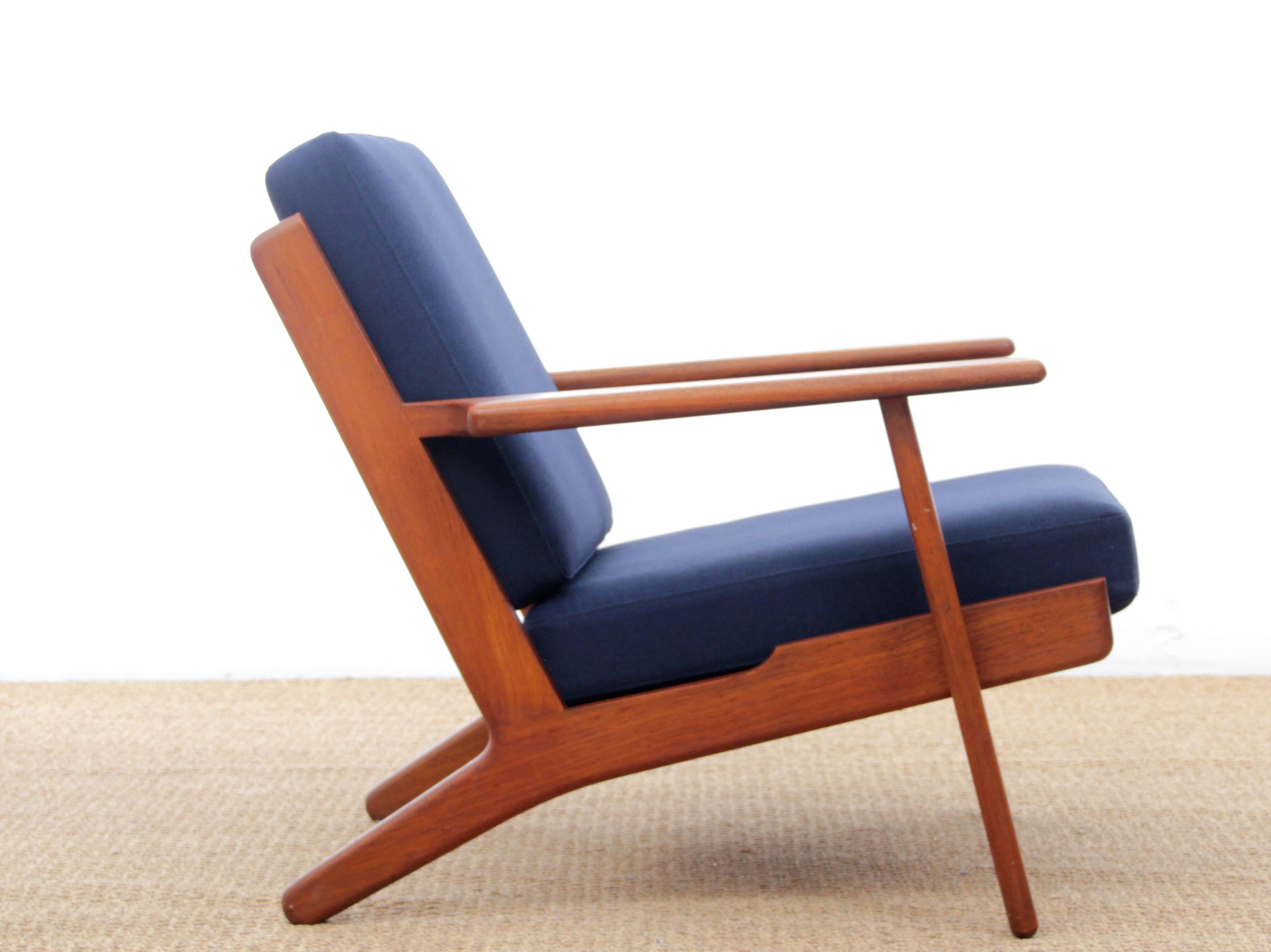 Scandinavian Armchair Model GE290 by Hans Wegner for GETAMA In Good Condition In Courbevoie, FR