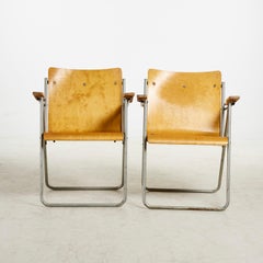 Scandinavian Pair of Folding Chairs in Molded Birch Wood, 1940s