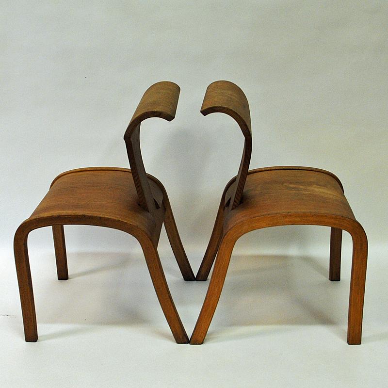 Scandinavian Pair of Great Vintage Design Childrens Wood Chairs 1950s In Good Condition In Stockholm, SE