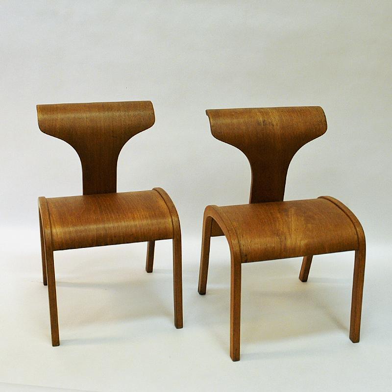 Scandinavian Pair of Great Vintage Design Childrens Wood Chairs 1950s 1