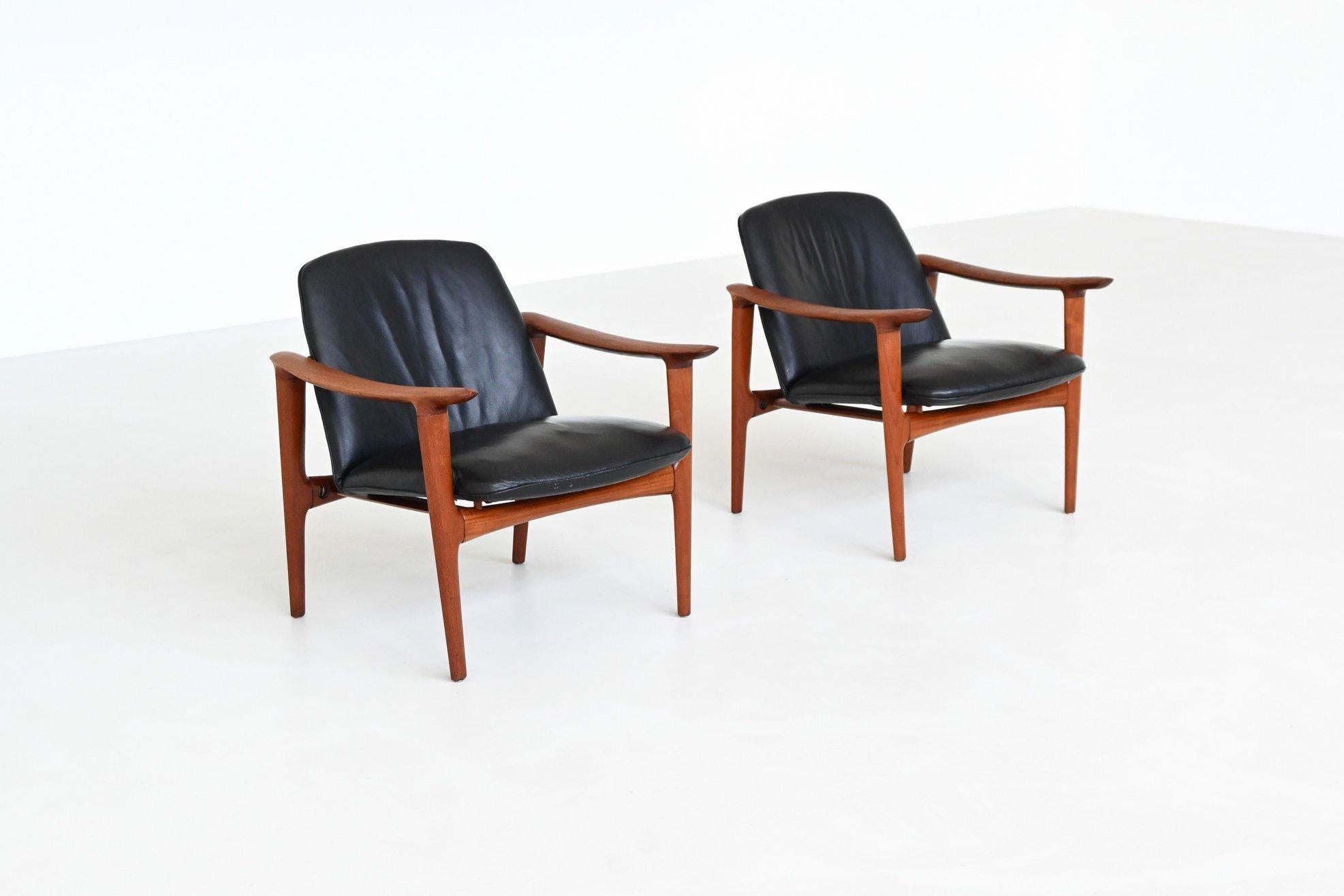 Scandinavian pair of lounge chairs in teak and leather Westnofa Norway 1960 (Skandinavische Moderne) im Angebot