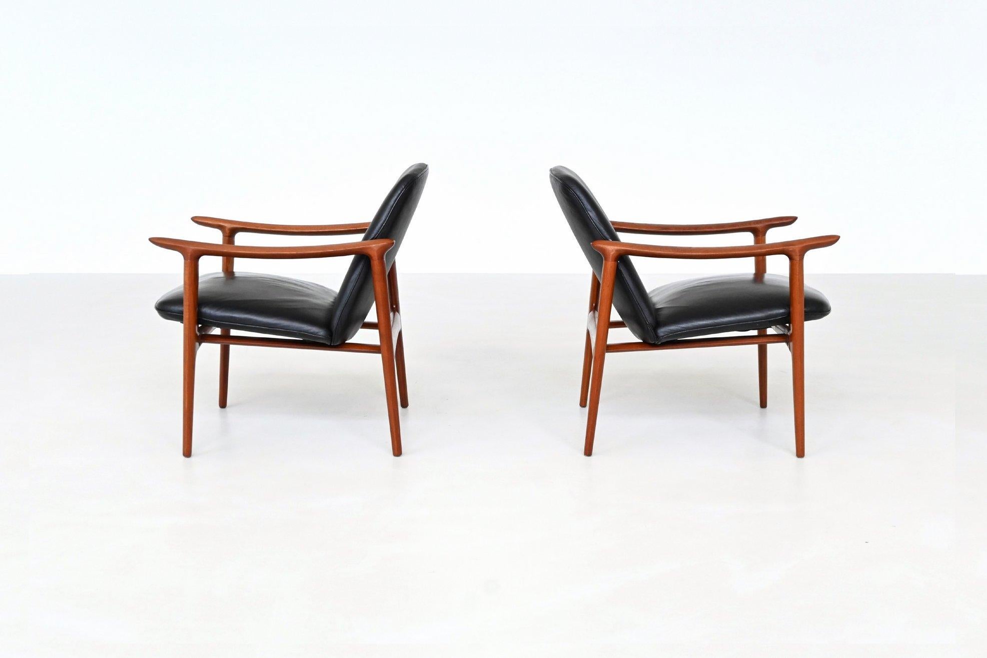 Scandinavian pair of lounge chairs in teak and leather Westnofa Norway 1960 (Mitte des 20. Jahrhunderts) im Angebot