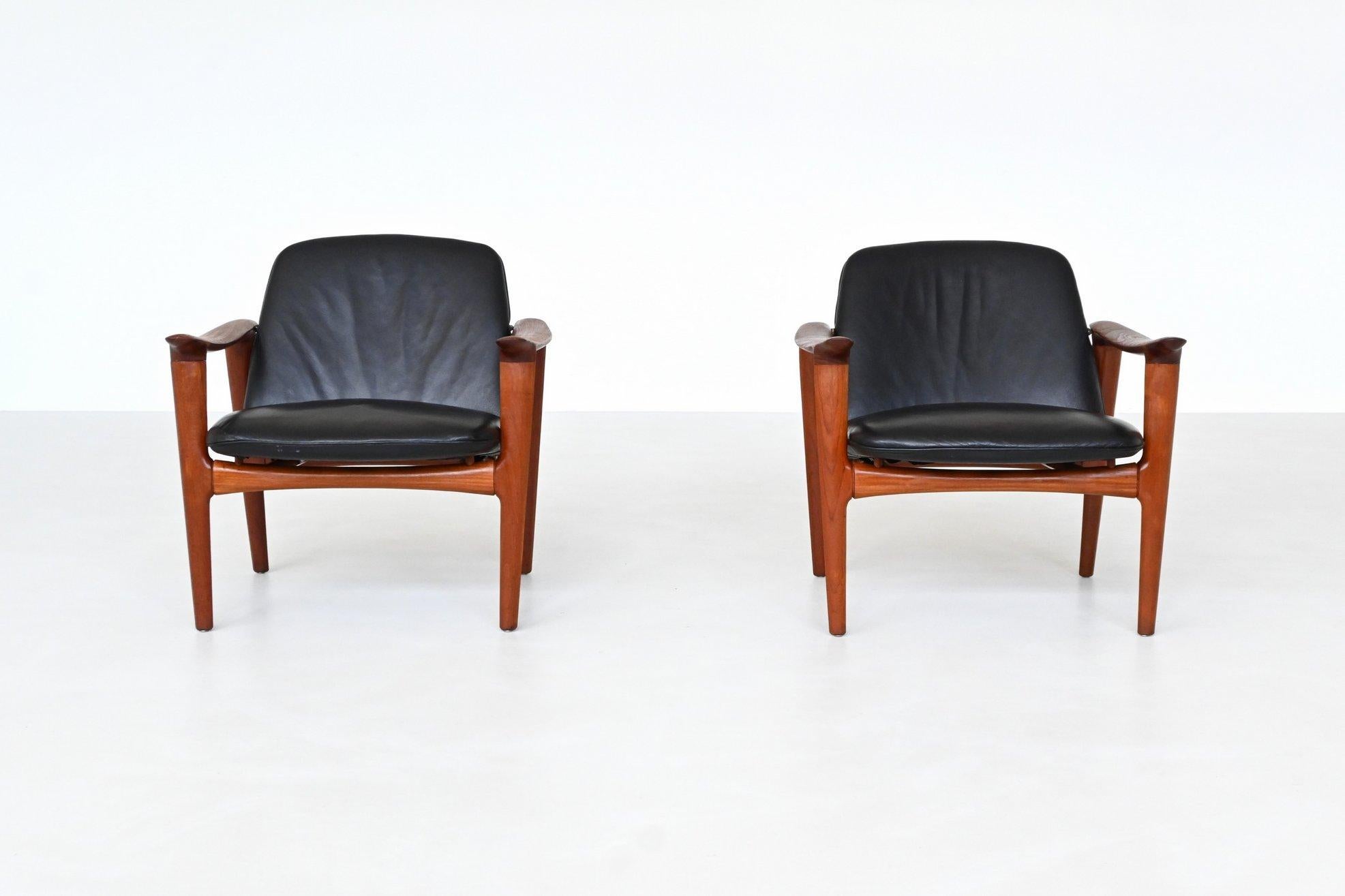 Scandinavian pair of lounge chairs in teak and leather Westnofa Norway 1960 (Leder) im Angebot