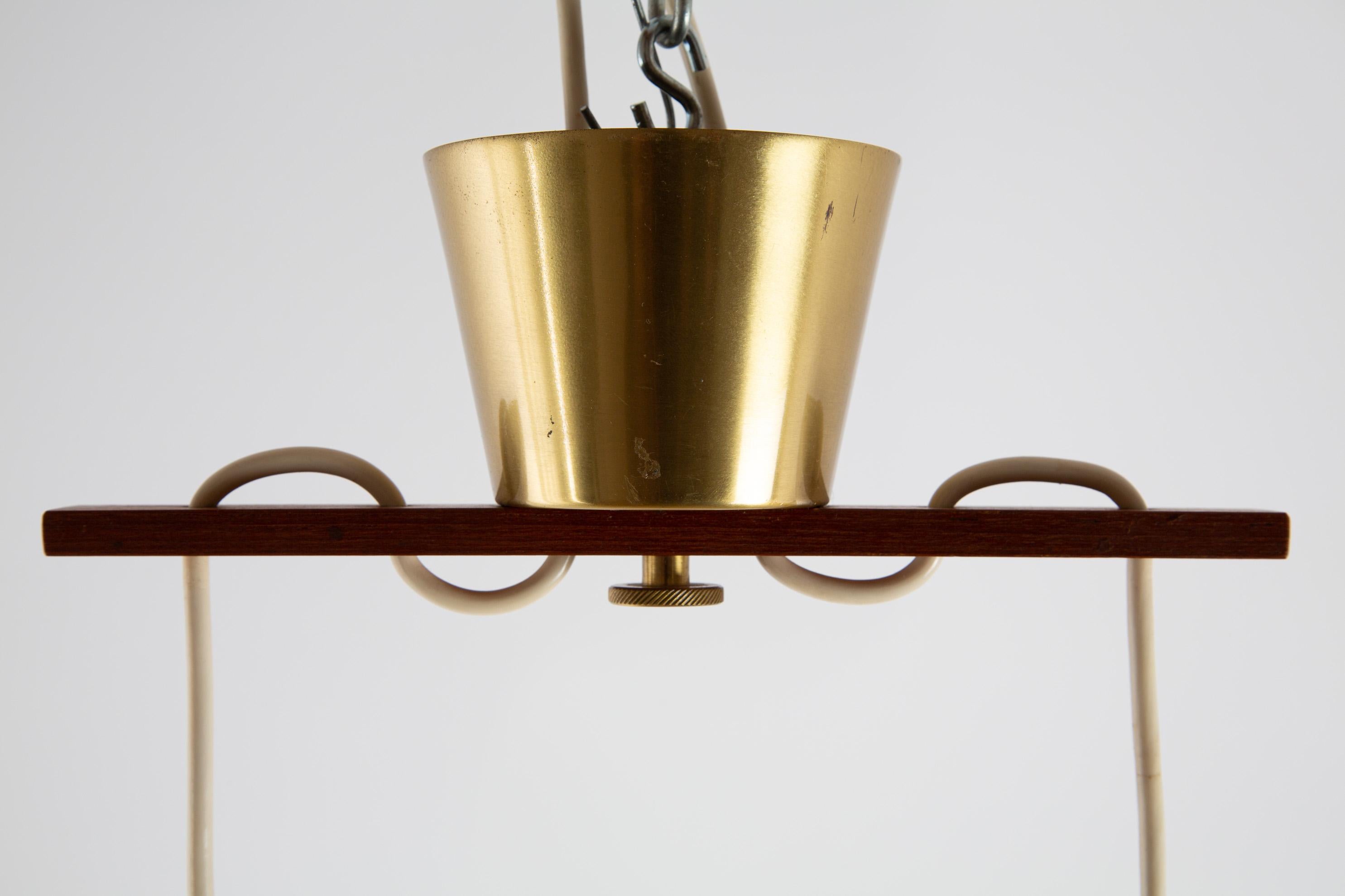 Hans Agne Jakobsson Scandinavian Pendant Lamp with Brass and Glass im Zustand „Gut“ im Angebot in LA Arnhem, NL