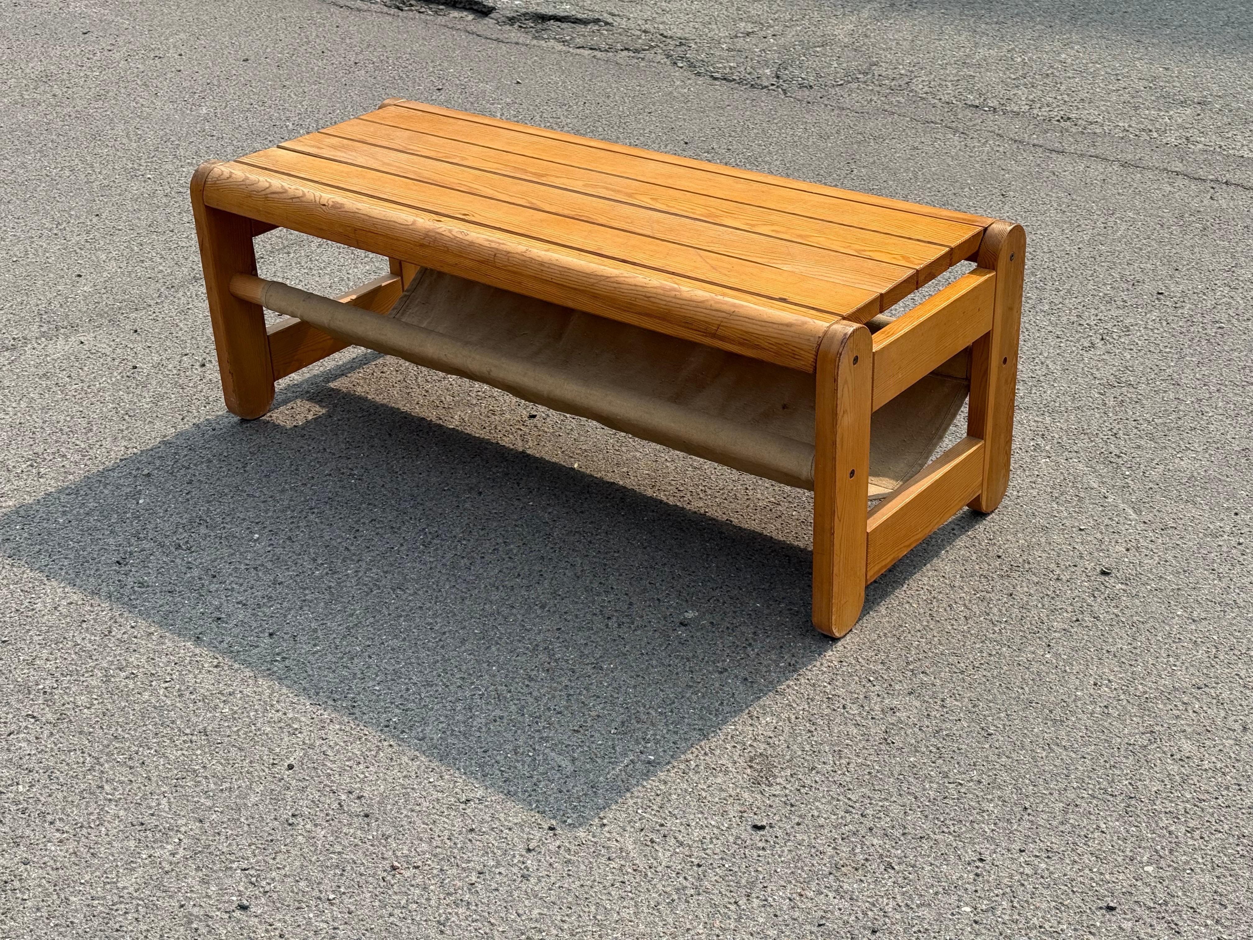 Scandinavian Pine bench with canvas storage underneath from the 1970´s en venta 4