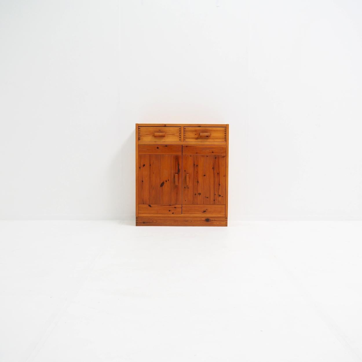 Scandinavian Pine Cabinet in the Style of Charlotte Perriand For Sale 5