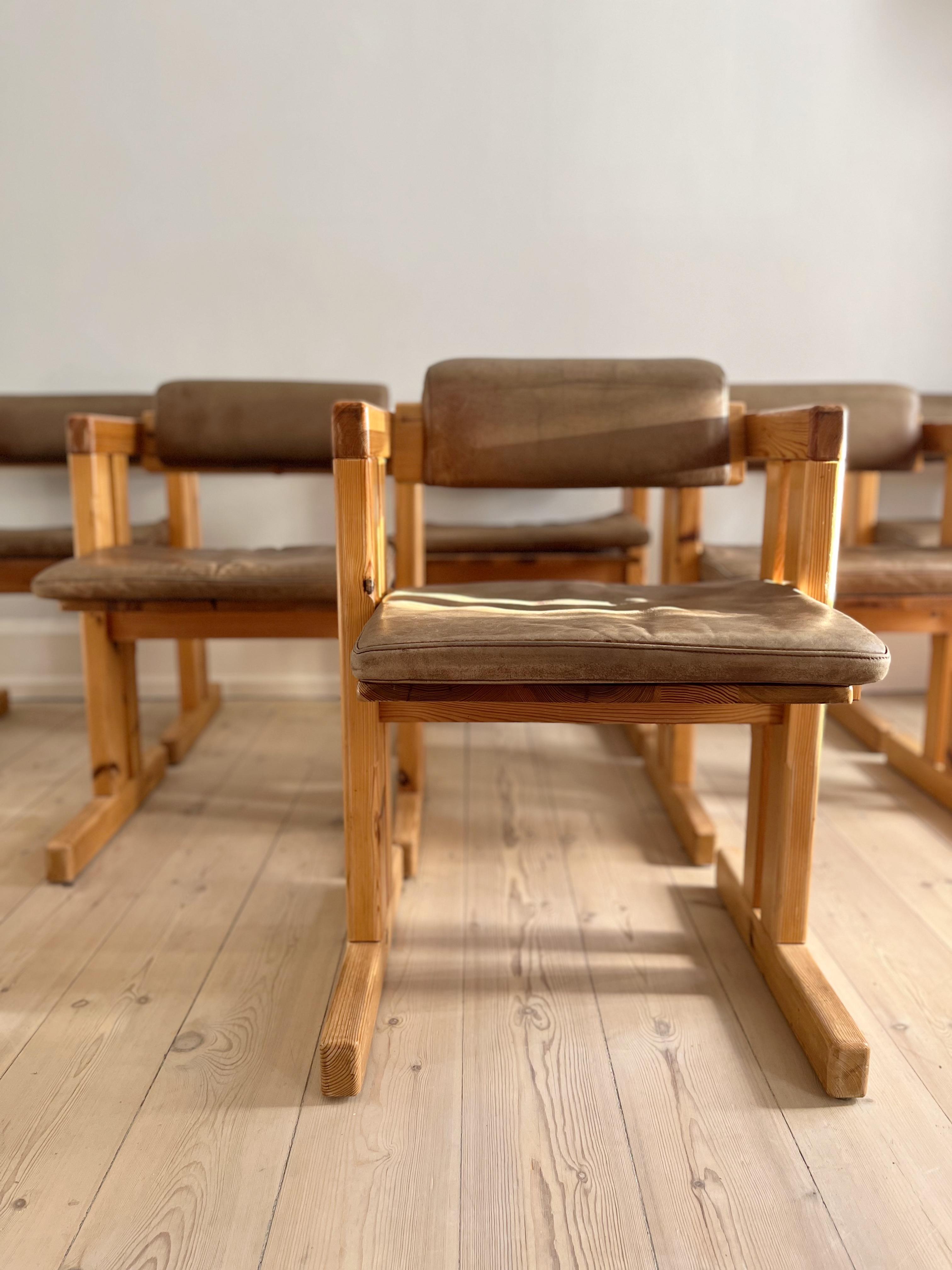 Scandinavian pine dining room set with 6 t-chairs with Buffalo leather seats 6