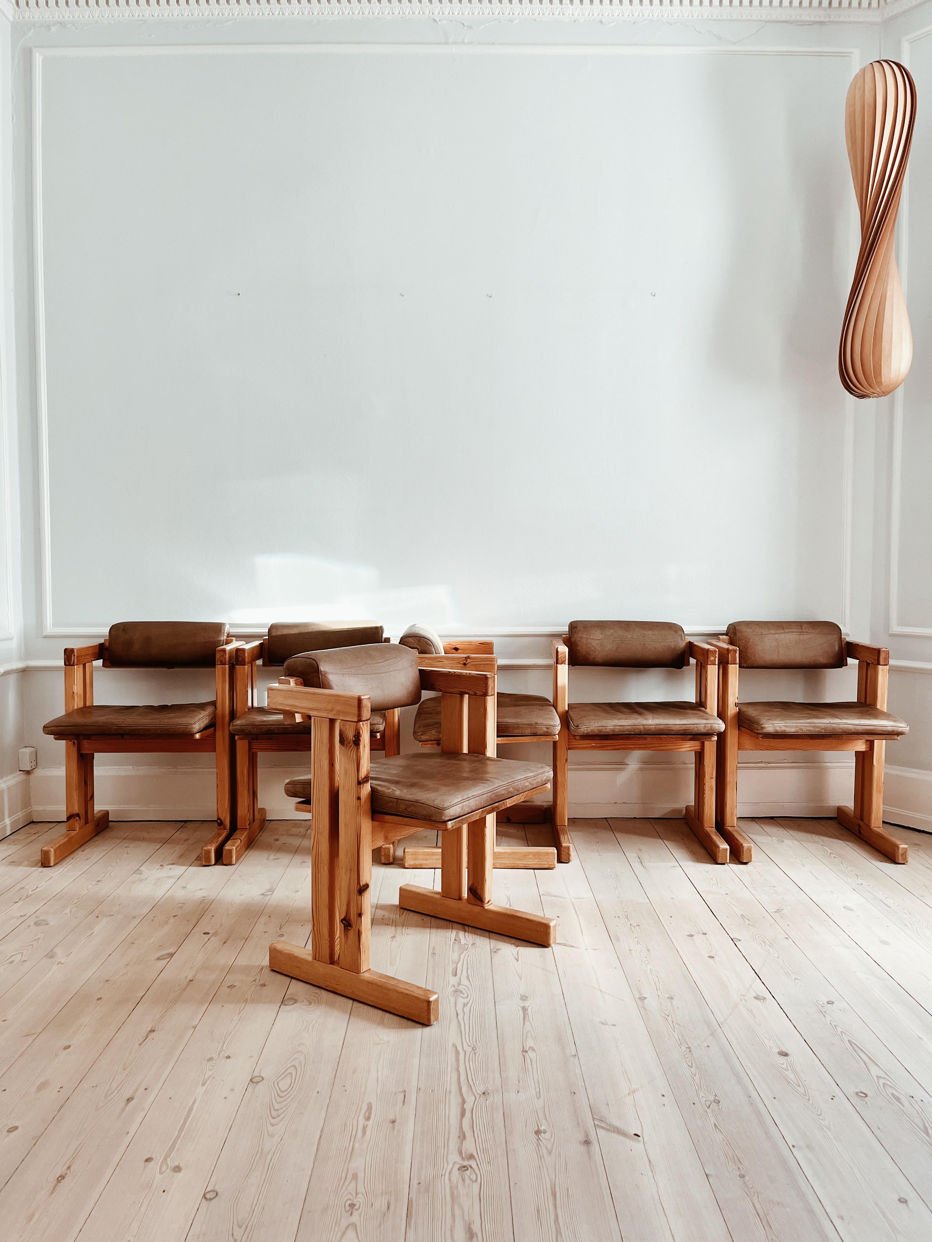 Scandinavian pine dining room set with 6 t-chairs with Buffalo leather seats 7