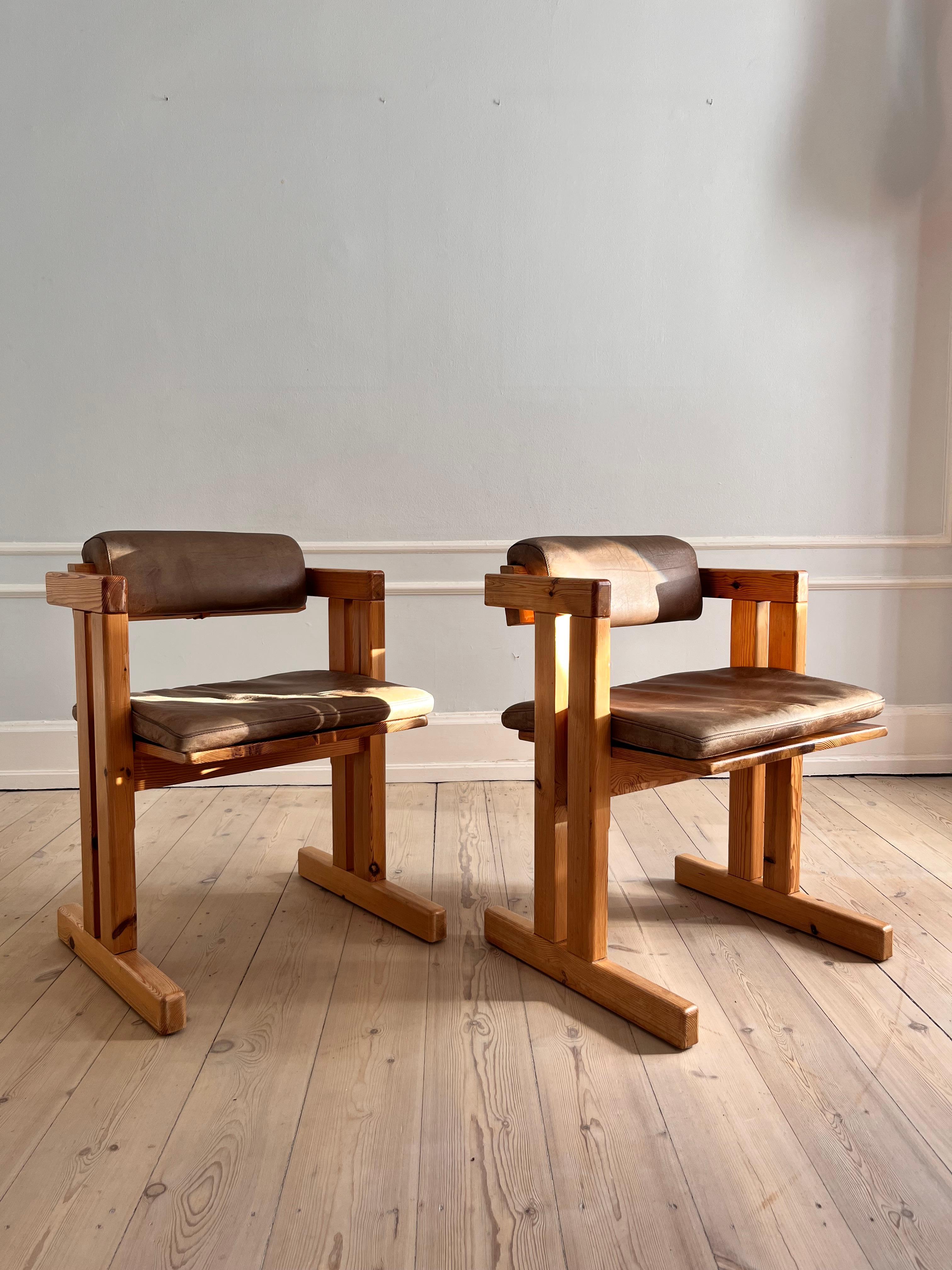 Scandinavian pine dining room set with 6 t-chairs with Buffalo leather seats 10