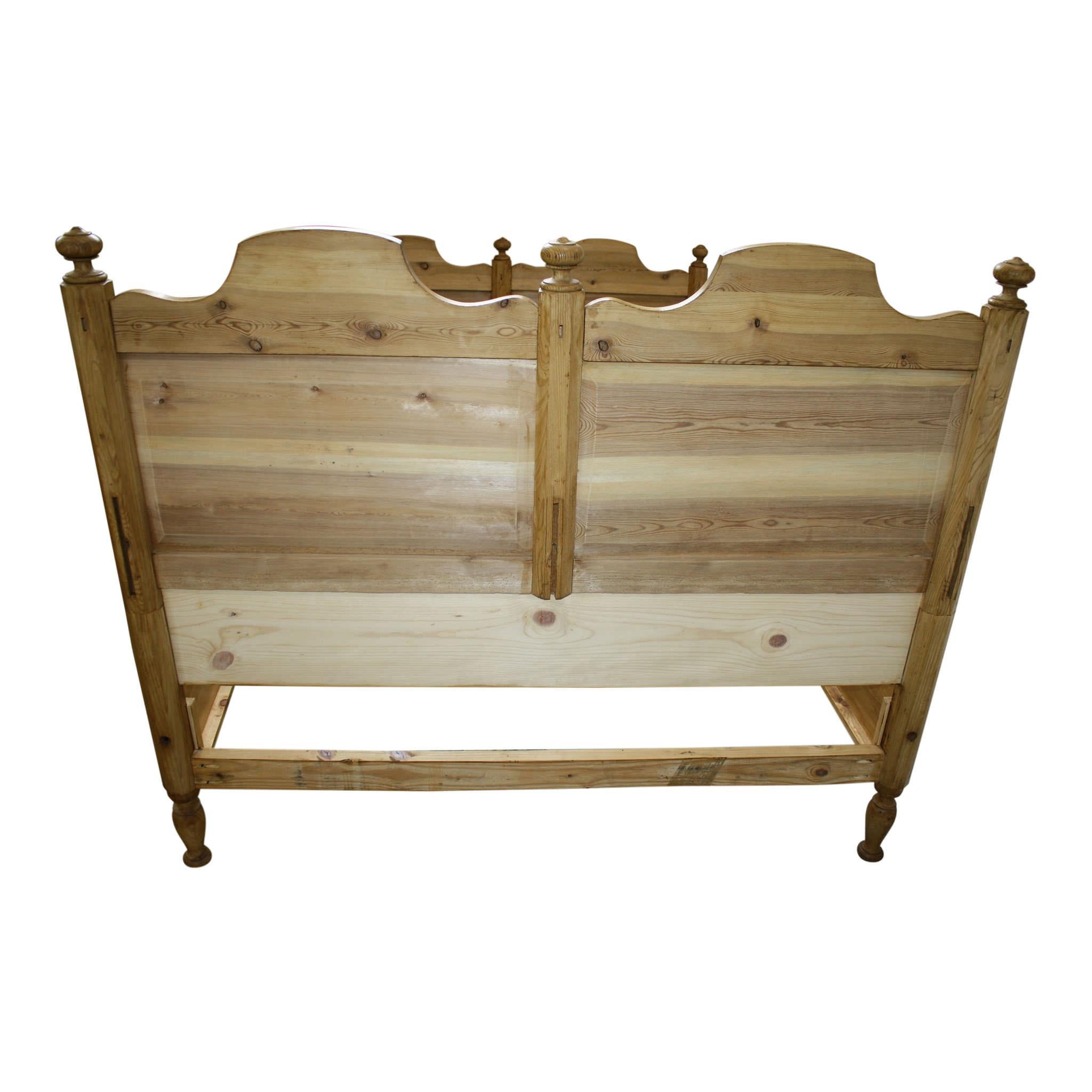 Scandinavian Pine Queen Bed Frame, circa 1930 5