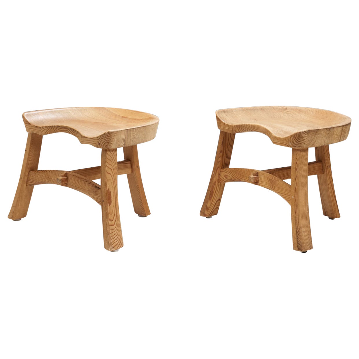 Hocker aus skandinavischem Kiefernholz in der Art von Krogenæs Møbler, Skandinavien ca. 1960er Jahre im Angebot