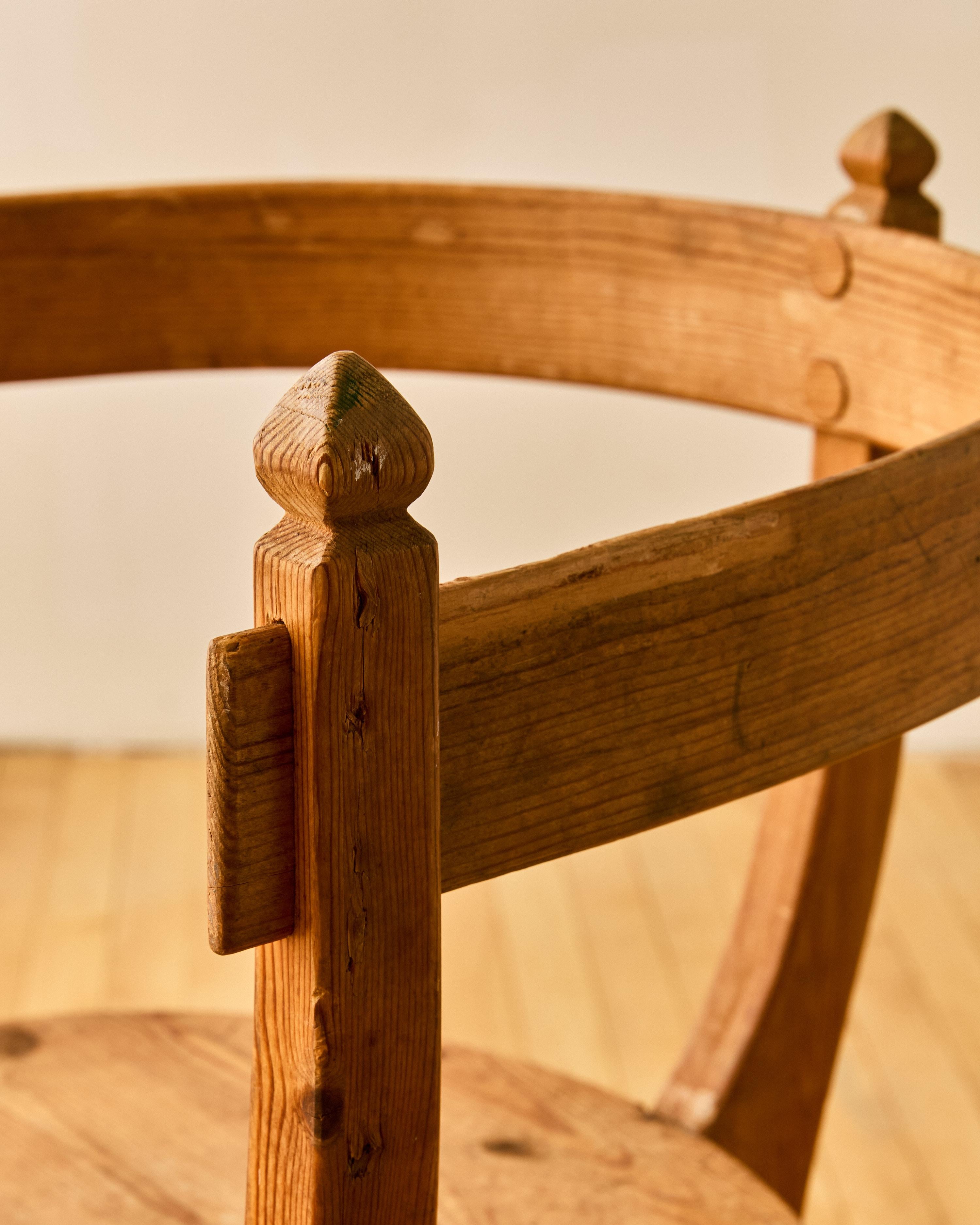 Sillón trípode escandinavo de pino c. 1960 Pino en venta