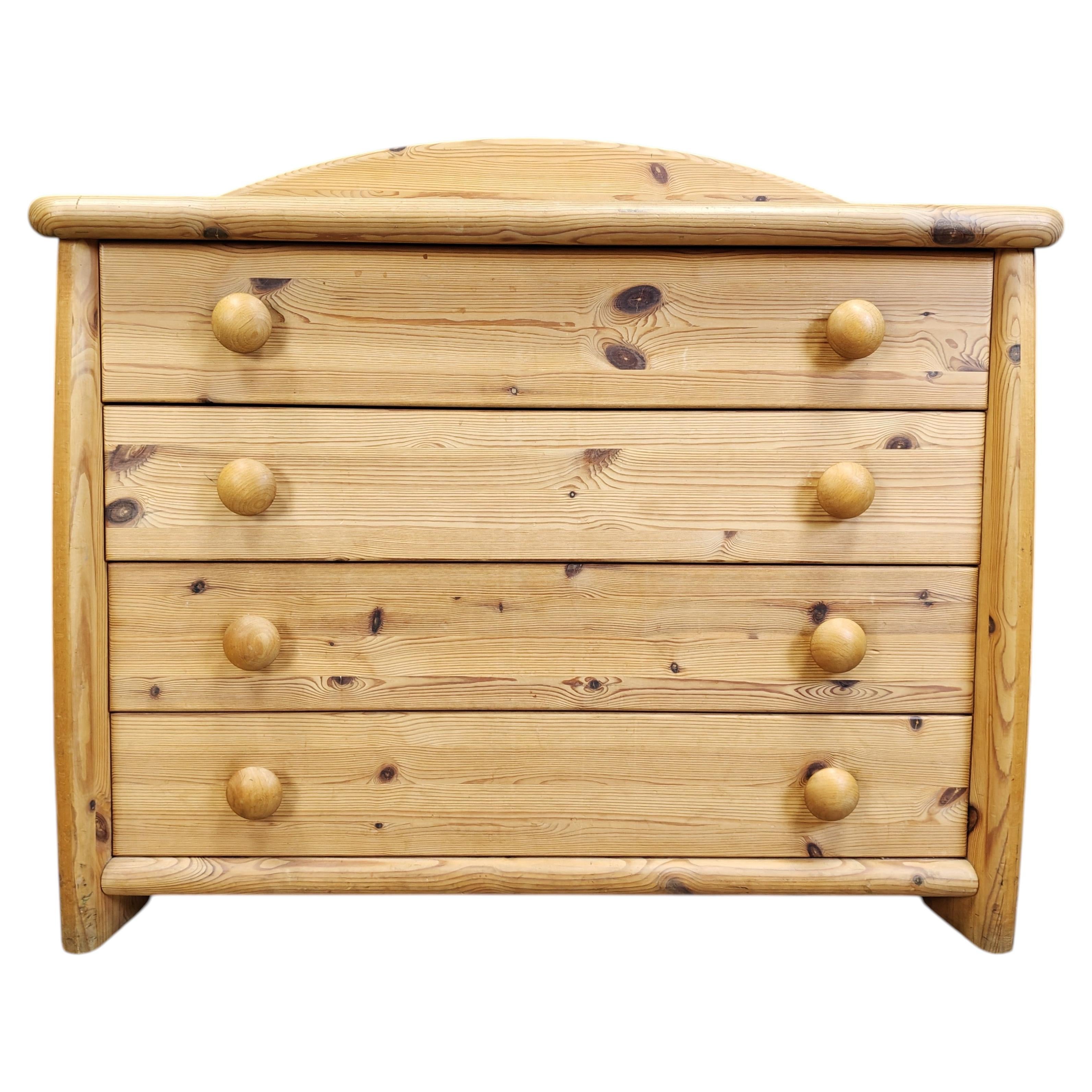 Scandinavian pine wood chest of drawers, 1980s For Sale