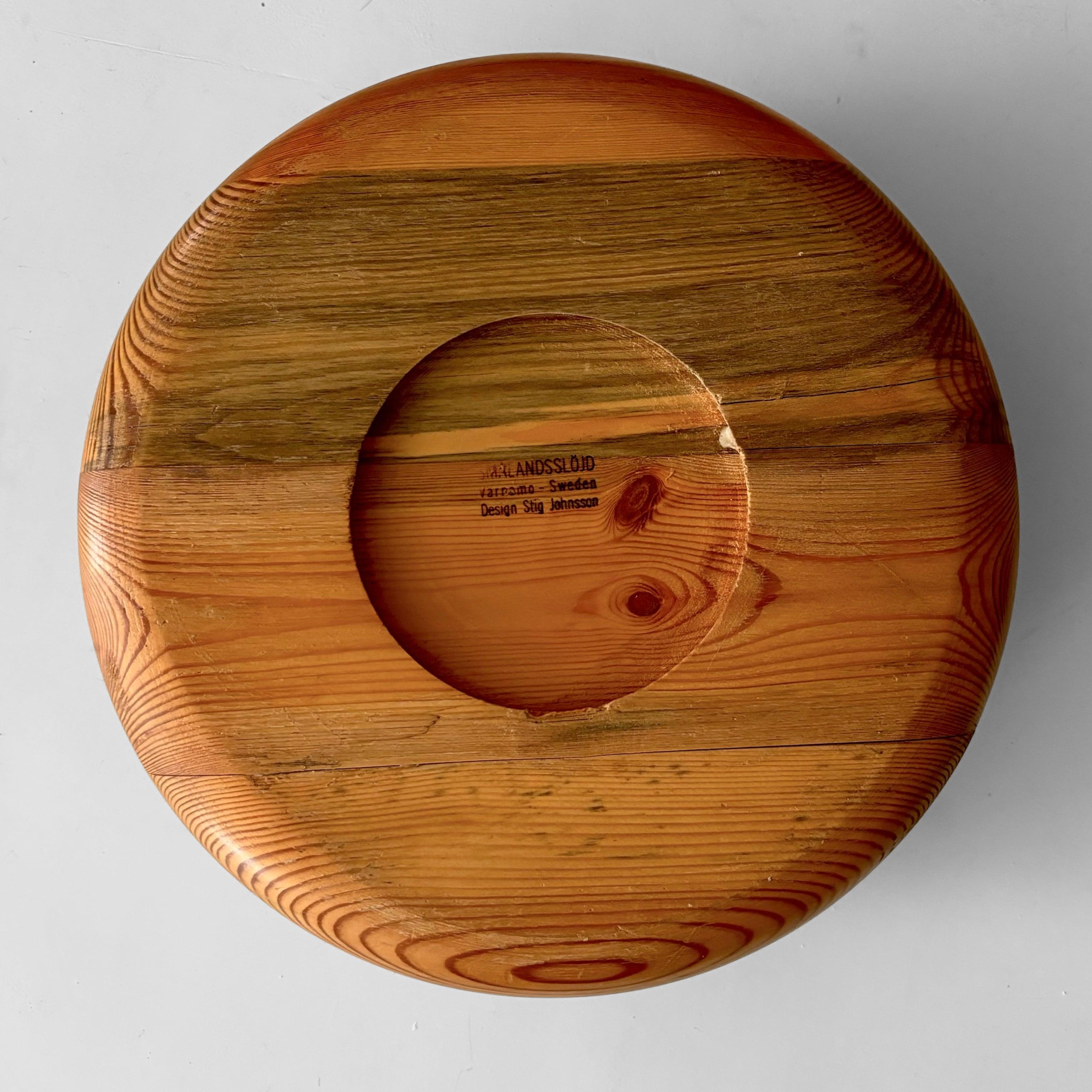 Pino Ciotola scandinava in legno di pino di Stig Johnsson per Smålandsslöjd, Svezia, anni '70 in vendita