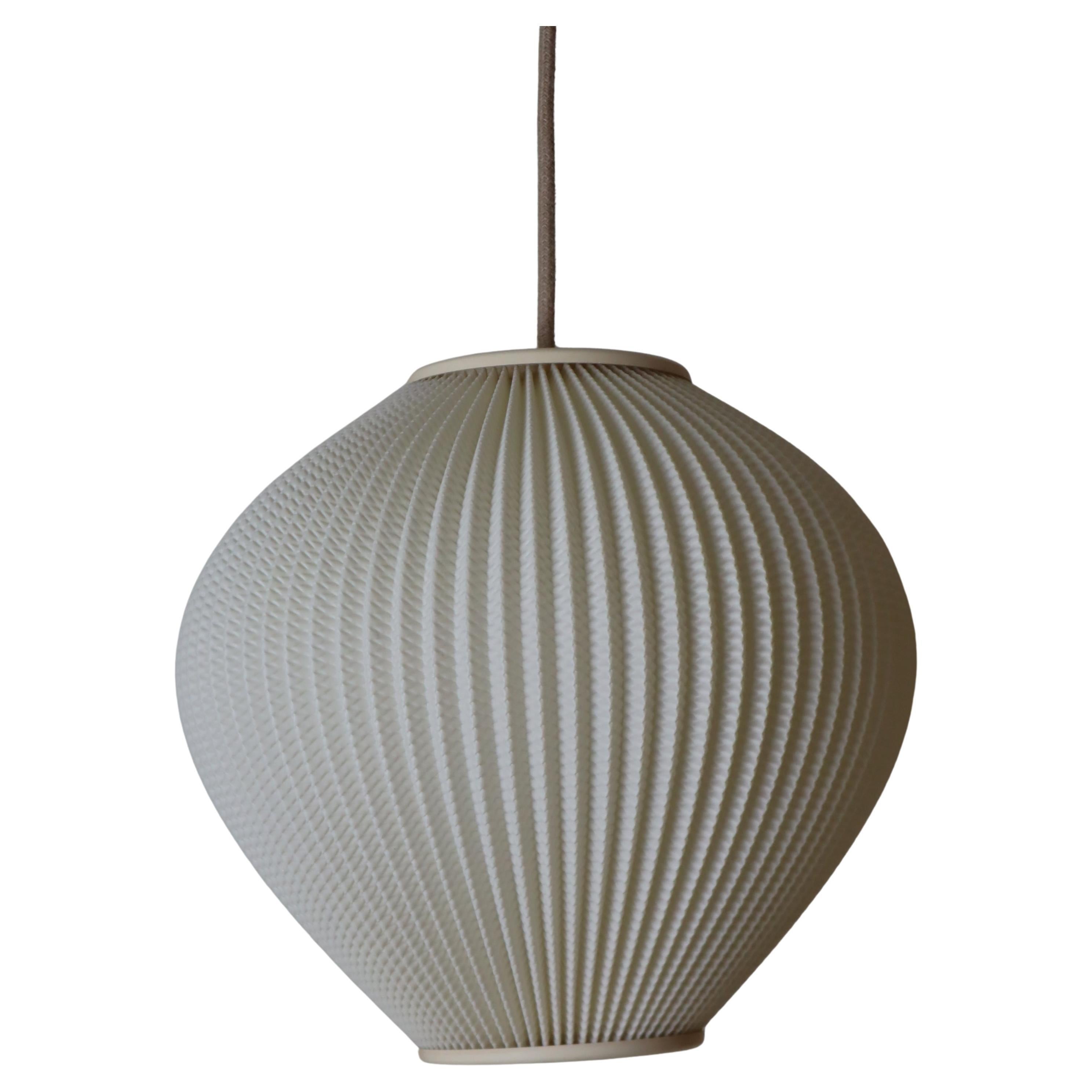 Skandinavische Hängelampe aus gefaltetem Kunststoff, Skandinavien 1960er Jahre im Angebot