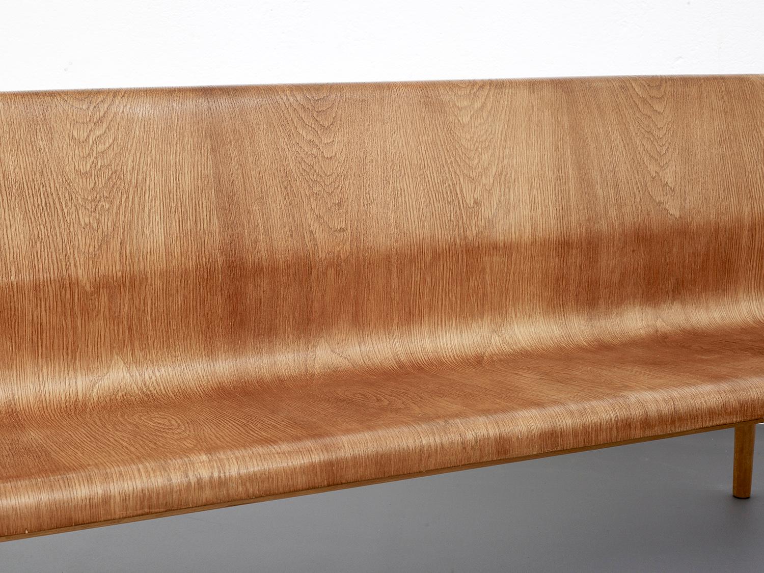 Mid-Century Modern Scandinavian Plywood Bench in Style of Erik Gunnar Asplund In Good Condition In Renens, CH