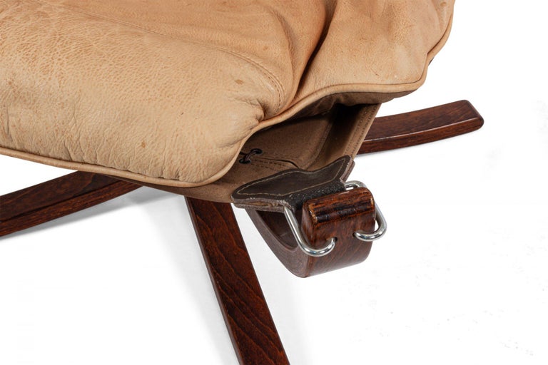 Scandinavian Post-War Beige Leather Chairs For Sale 2