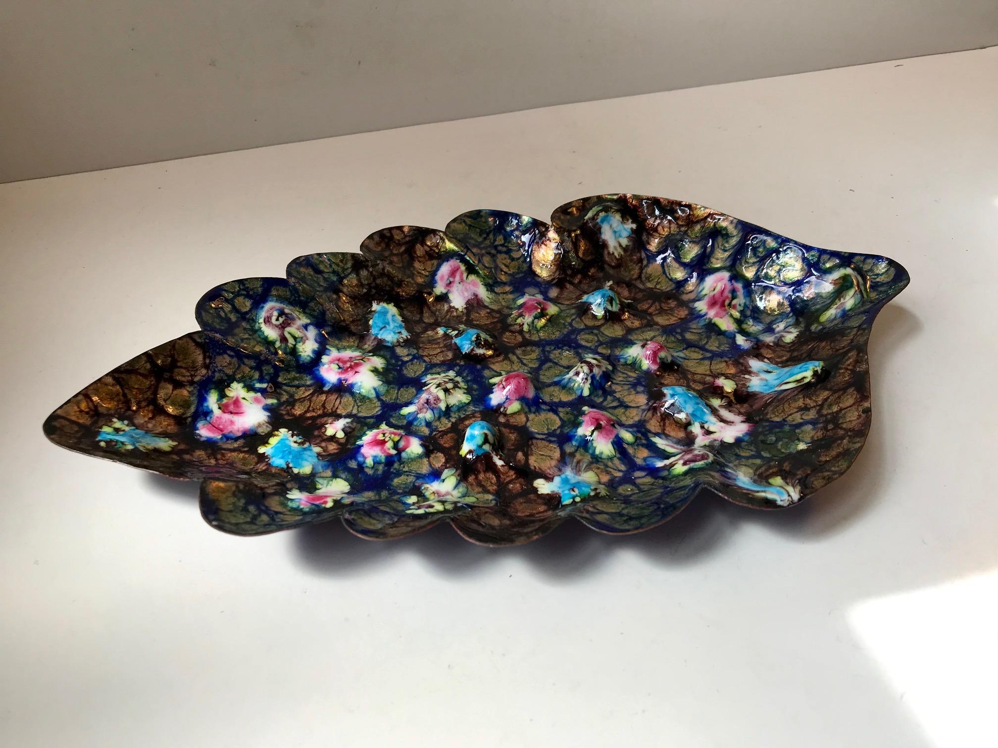 Scandinavian Psychedelic Leaf Dish in Copper and Enamel, Norway, 1970s 2