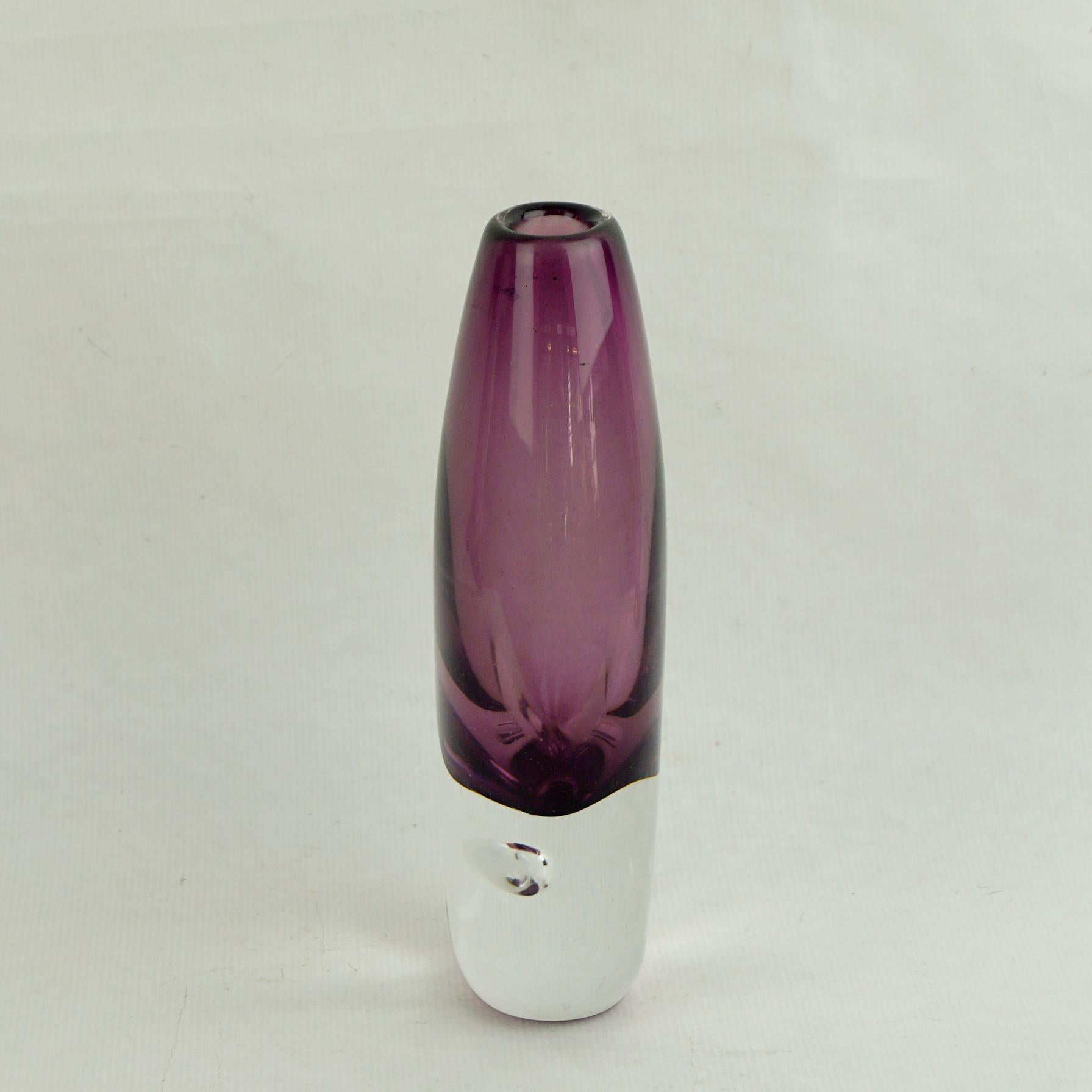 Scandinavian Purple Amethyst Sommerso Vase by  Ernest Gordon for Afors Sweden In Good Condition For Sale In Vienna, AT