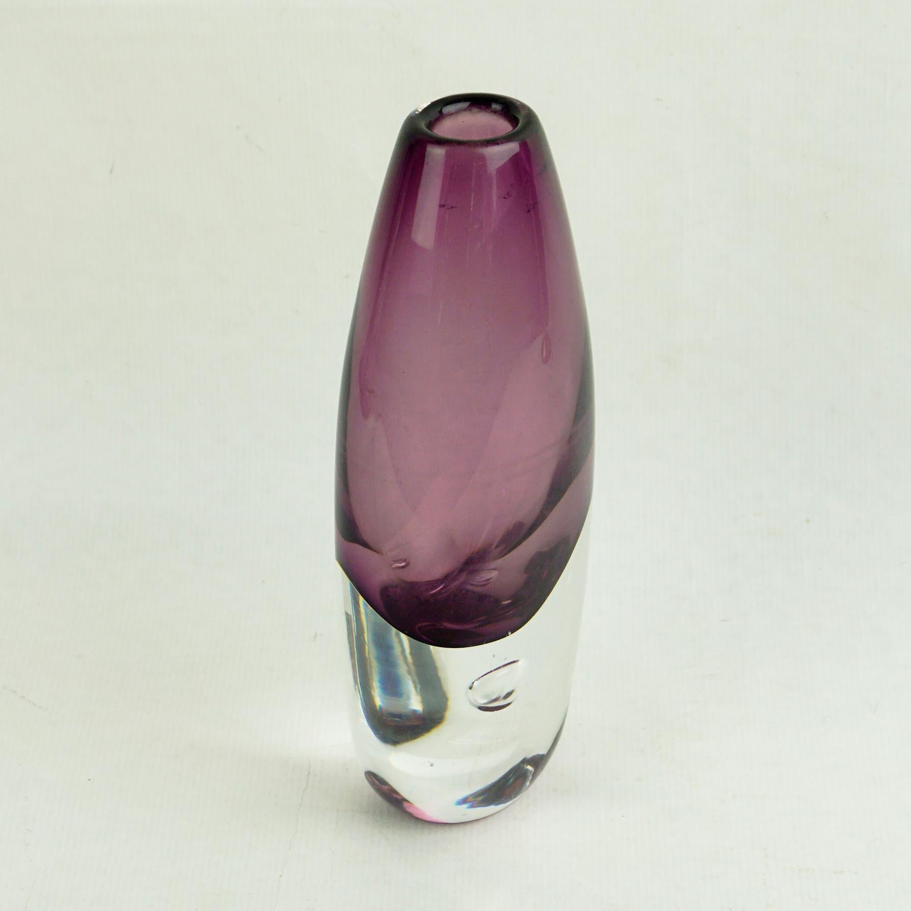 Scandinavian Purple Amethyst Sommerso Vase by  Ernest Gordon for Afors Sweden For Sale 1