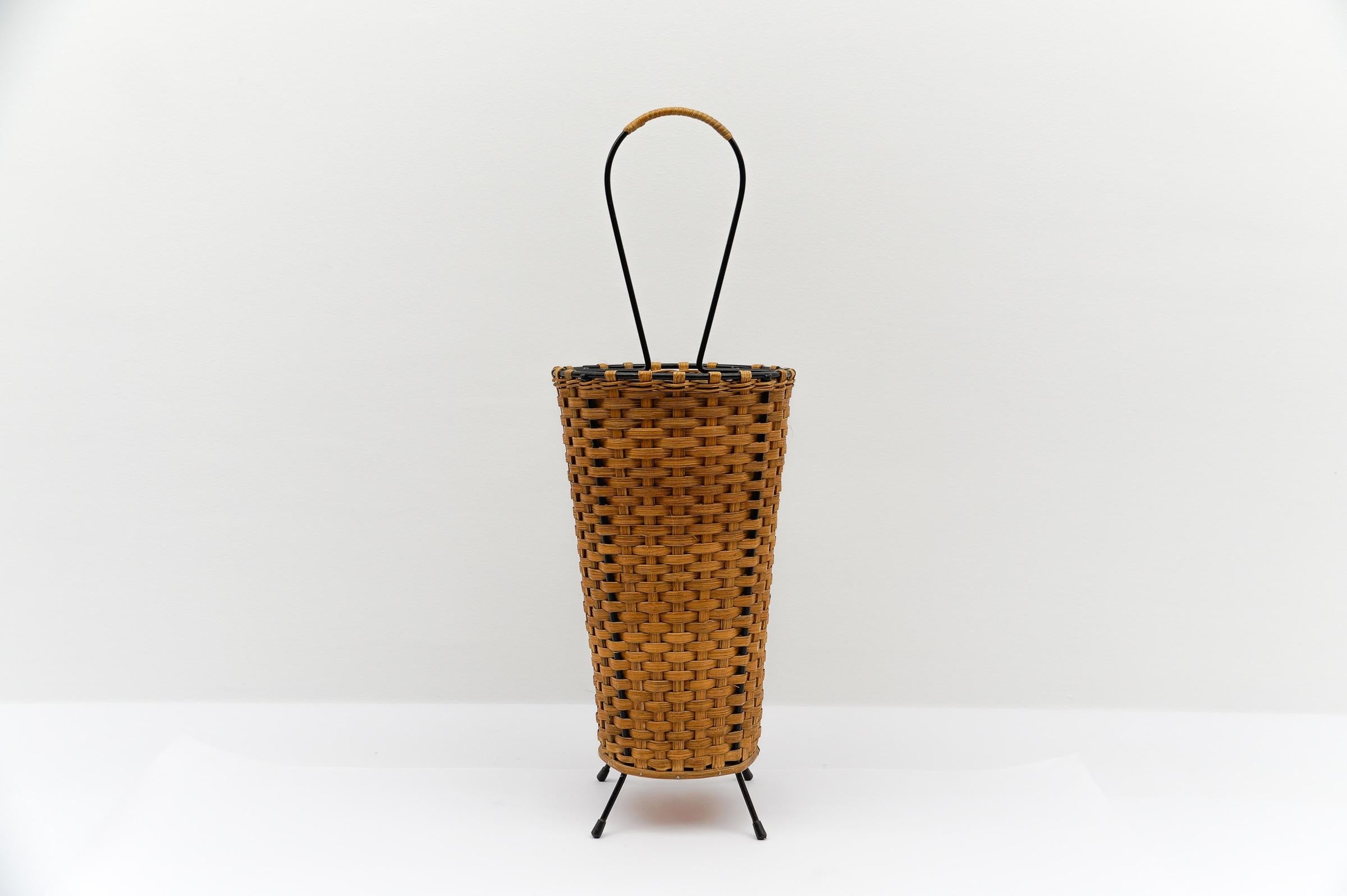 Impressionante in scala e super robusto con una patina meravigliosa.
