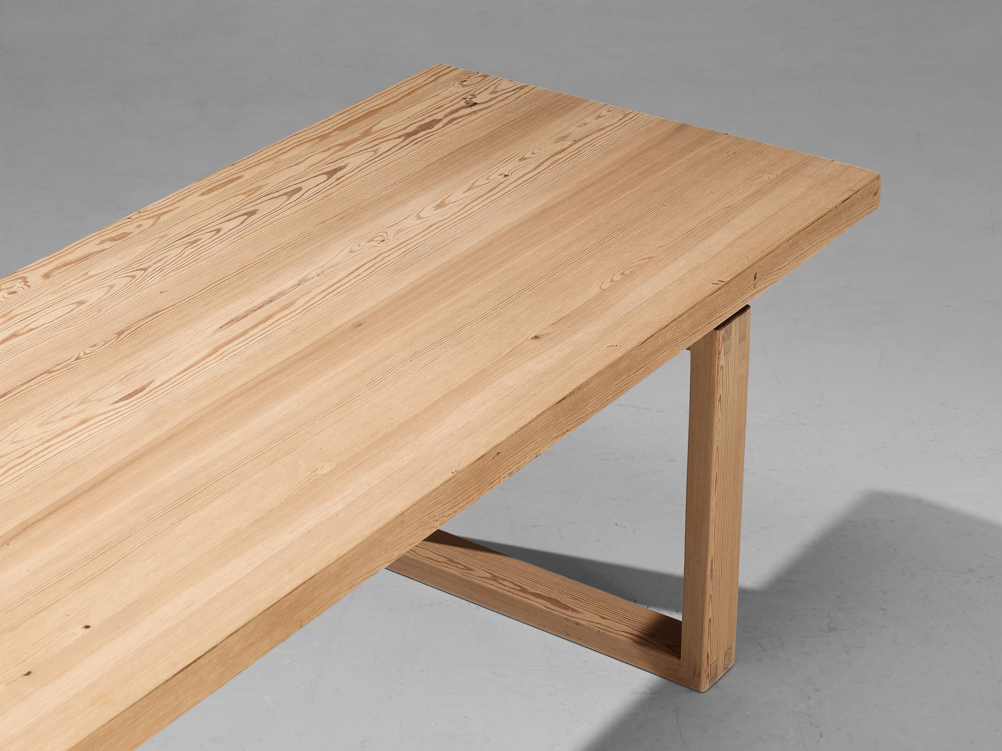 Scandinavian Rectangular Coffee Table in Natural Pine  For Sale 2